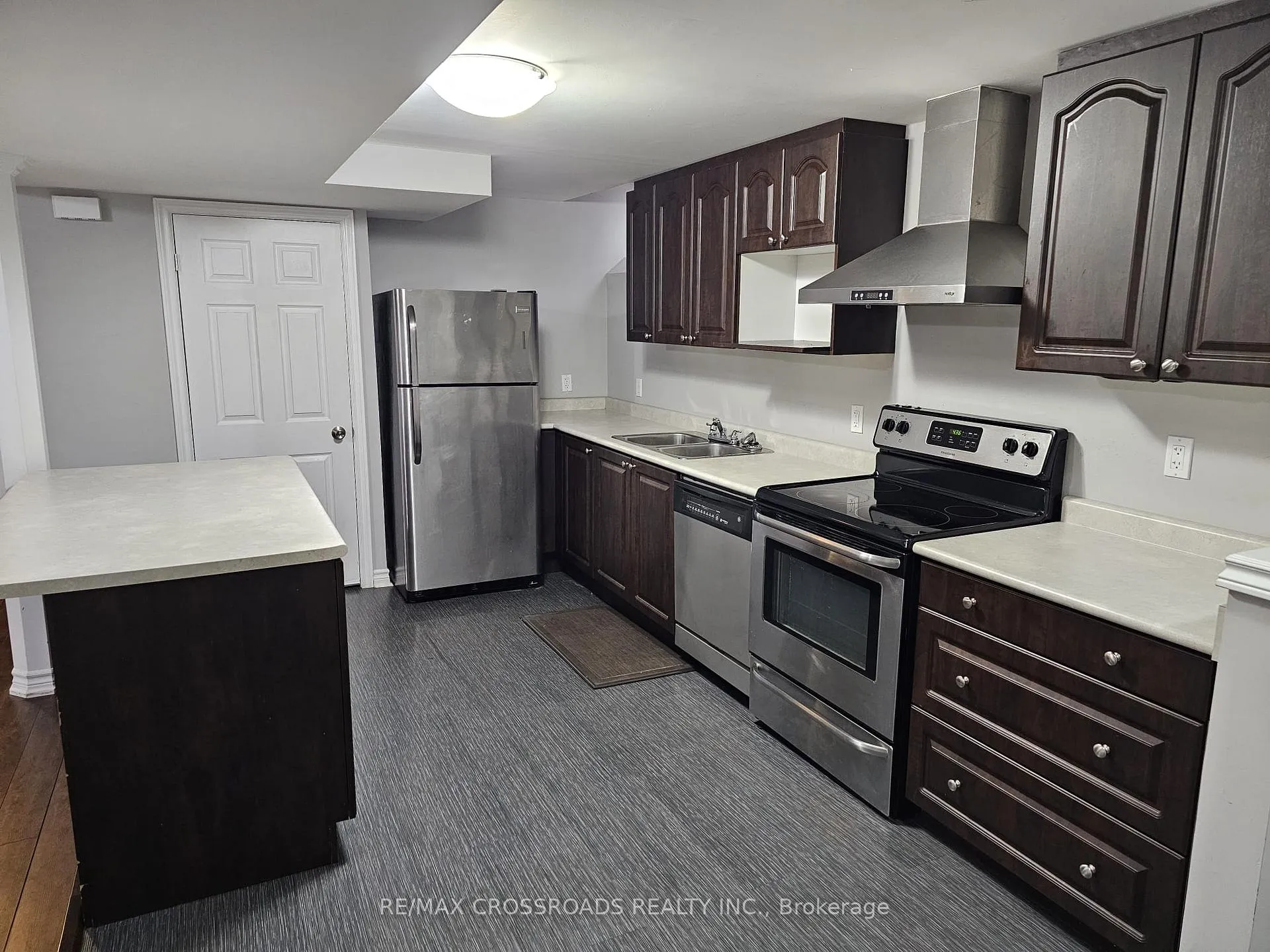 Photo 5 of Unit Bsmt, 14 Ann Louise Crescent, Markham, Cedarwood — HOMEH