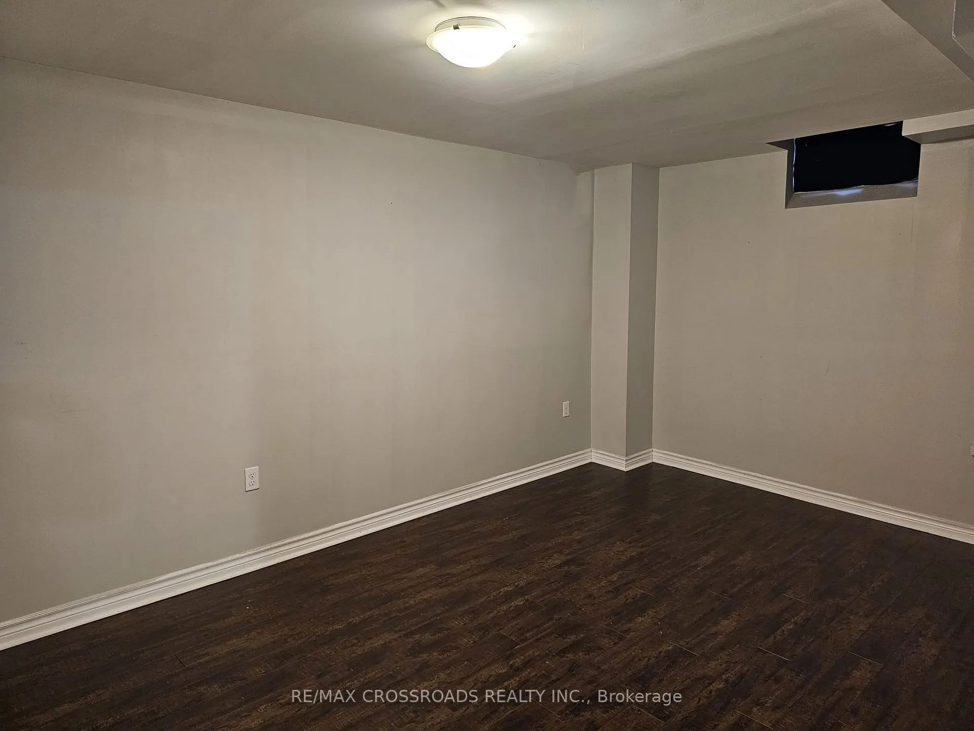 Photo 6 of Unit Bsmt, 14 Ann Louise Crescent, Markham, Cedarwood — HOMEH