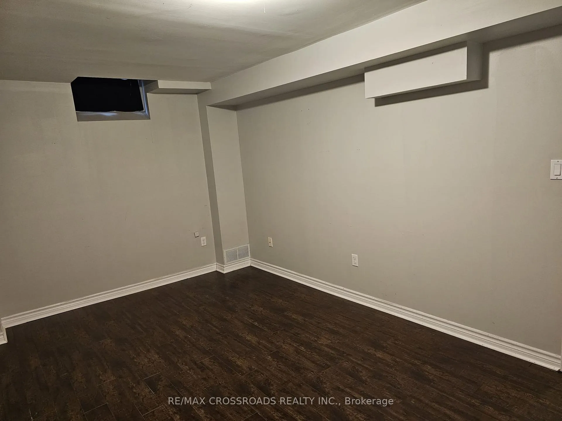 Photo 7 of Unit Bsmt, 14 Ann Louise Crescent, Markham, Cedarwood — HOMEH