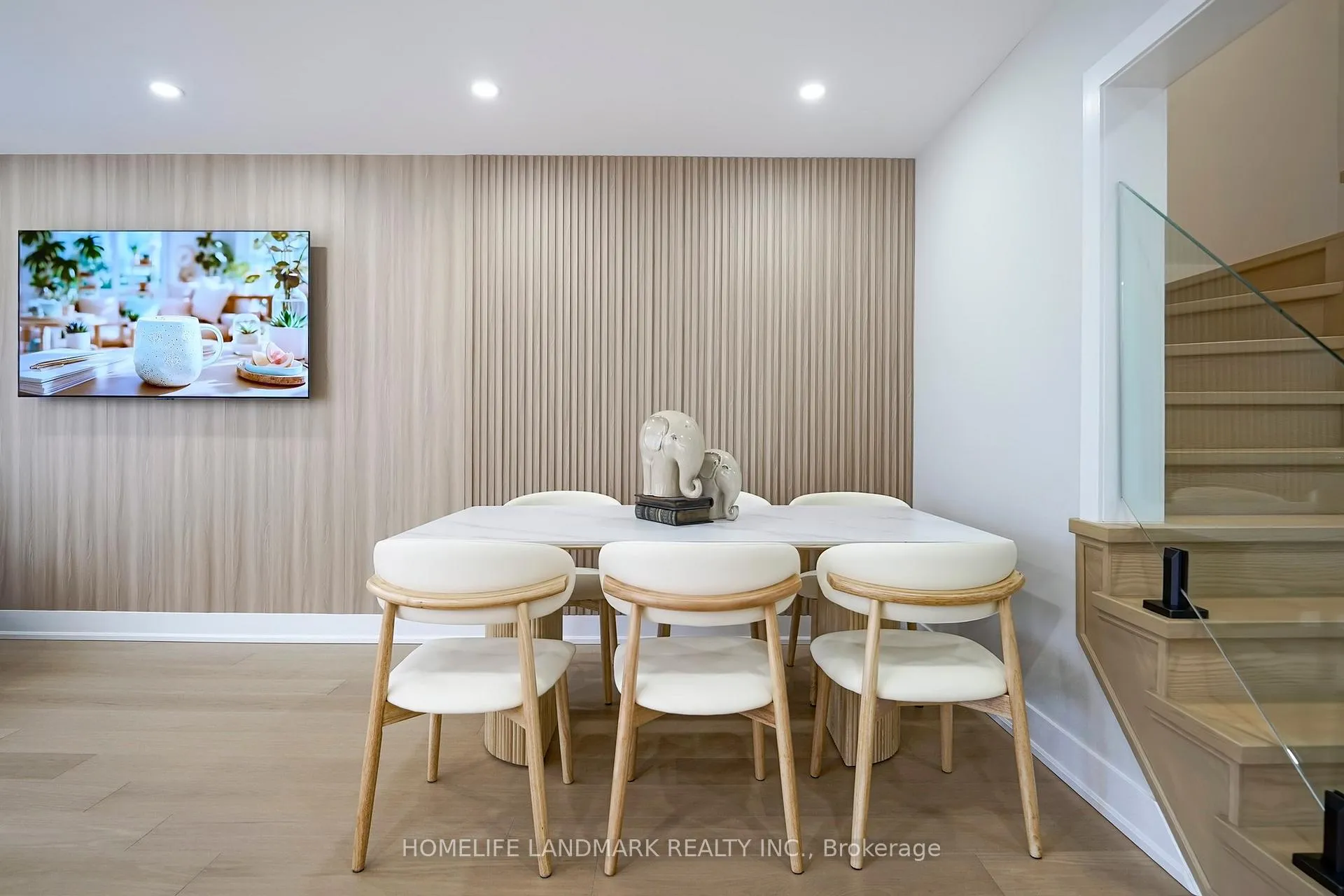Photo 5 of 7 Hutt Crescent, Aurora, Rural Aurora — HOMEH