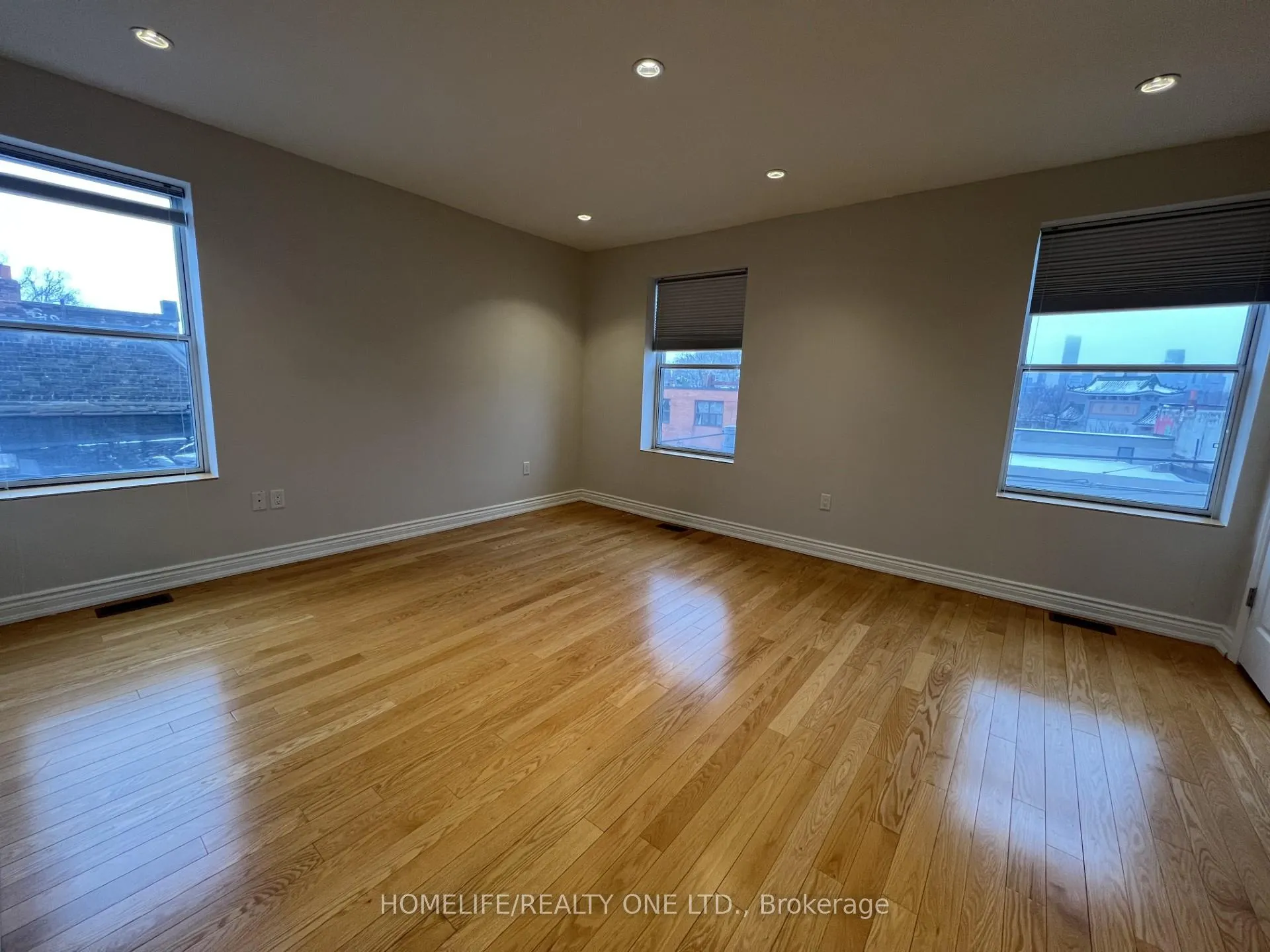 Photo 8 of Unit 3, 579 Gerrard Street E, Toronto, South Riverdale — HOMEH