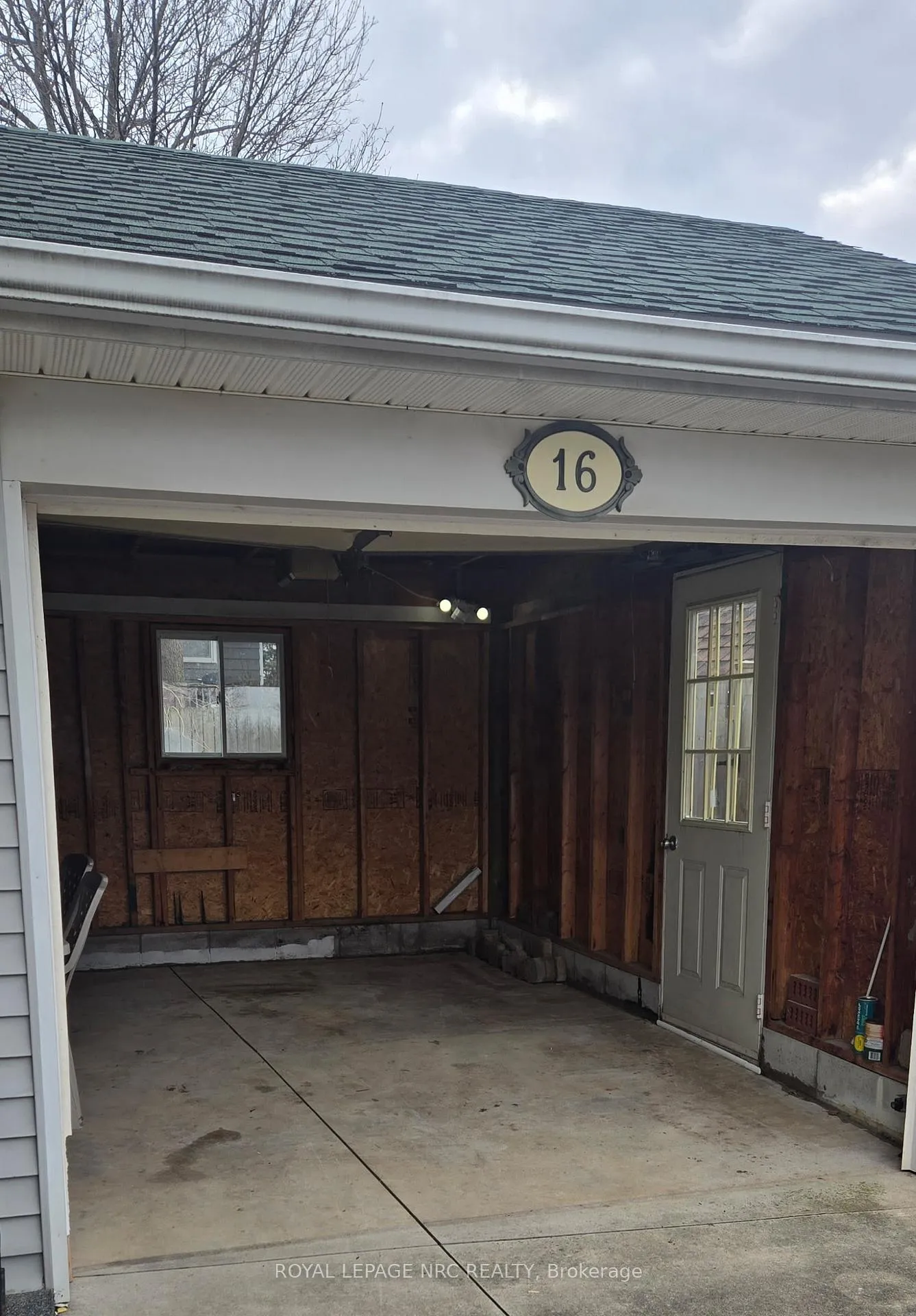 Photo 4 of 16 Appleford Road, St. Catharines, Secord Woods — HOMEH