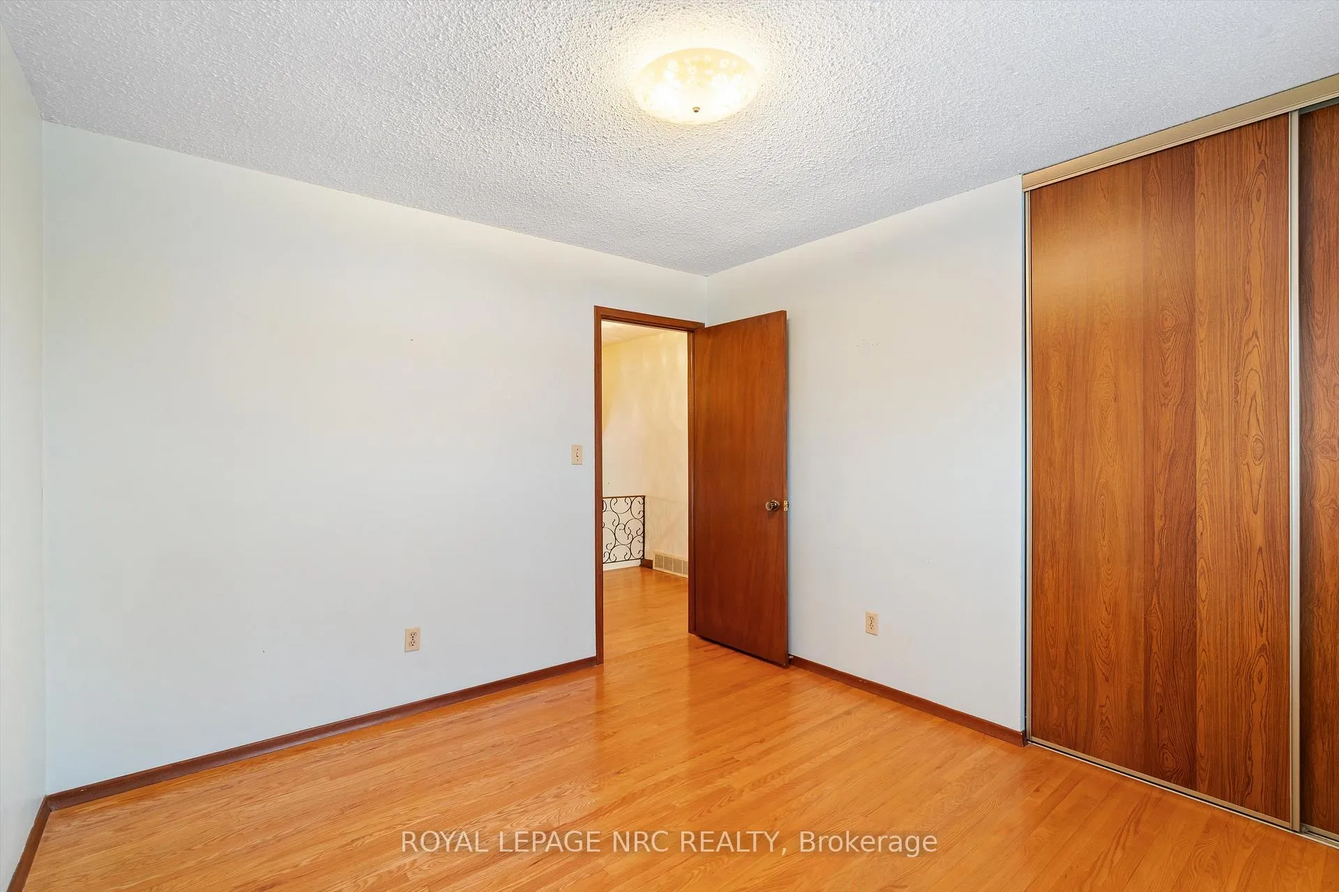 Photo 18 of 16 Appleford Road, St. Catharines, Secord Woods — HOMEH