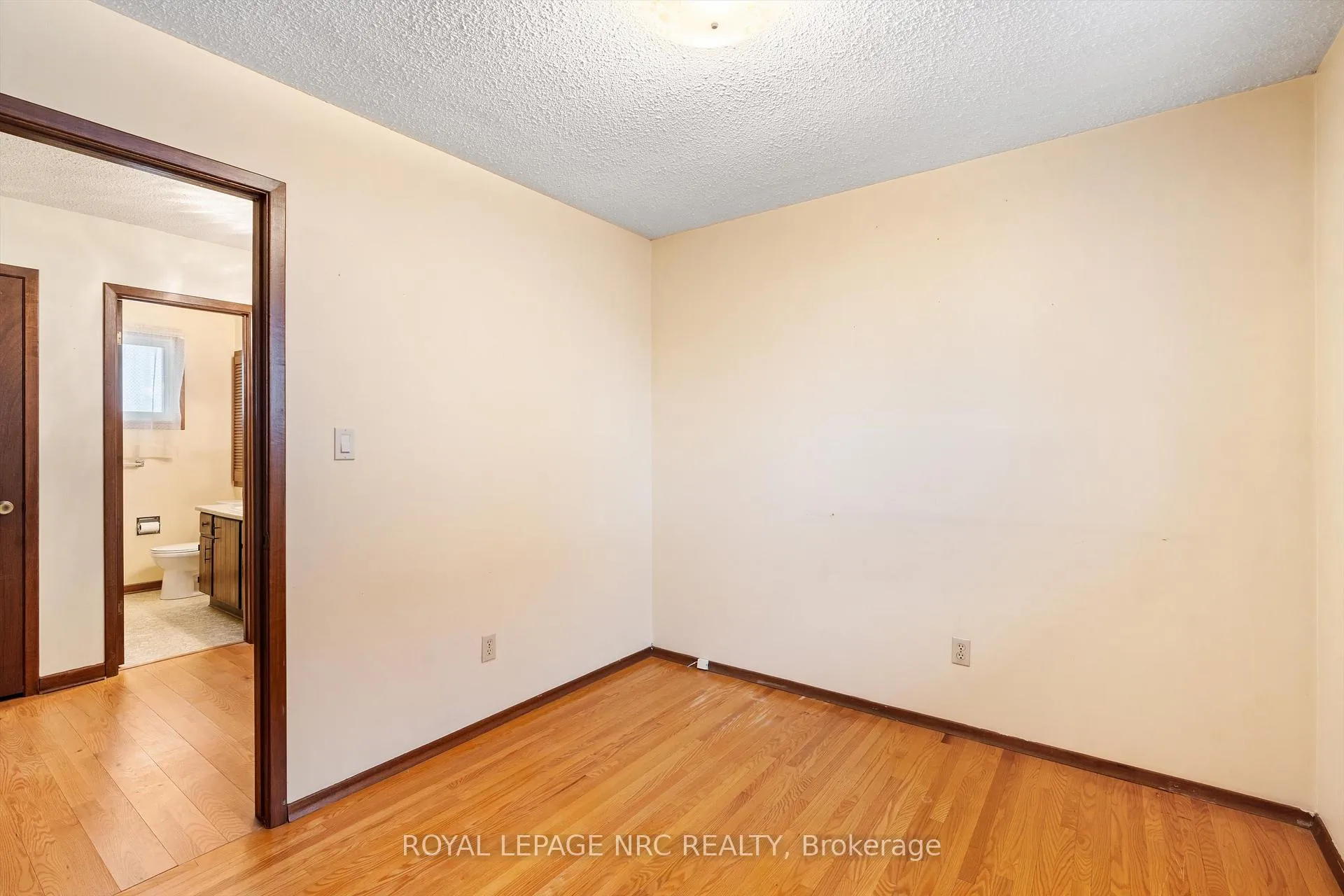Photo 20 of 16 Appleford Road, St. Catharines, Secord Woods — HOMEH