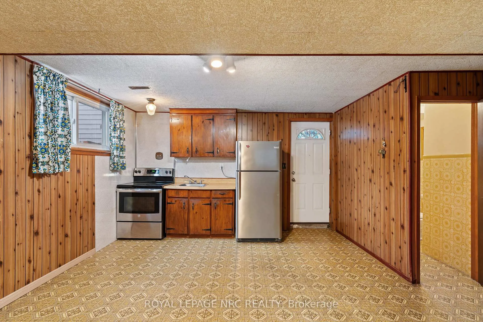Photo 24 of 16 Appleford Road, St. Catharines, Secord Woods — HOMEH