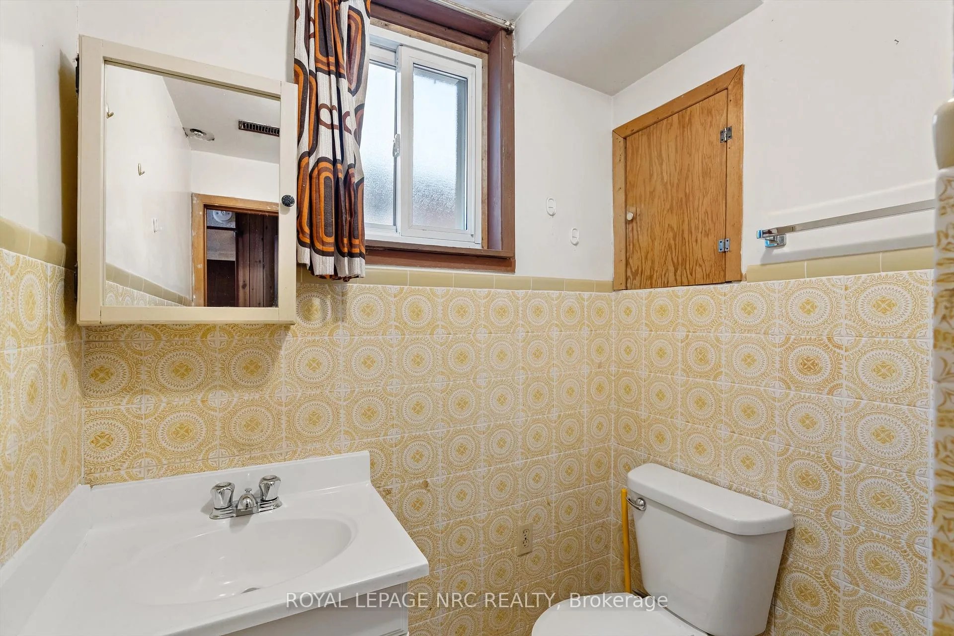 Photo 28 of 16 Appleford Road, St. Catharines, Secord Woods — HOMEH