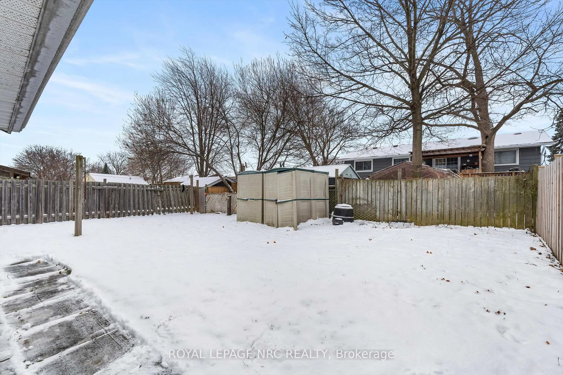 Photo 35 of 16 Appleford Road, St. Catharines, Secord Woods — HOMEH