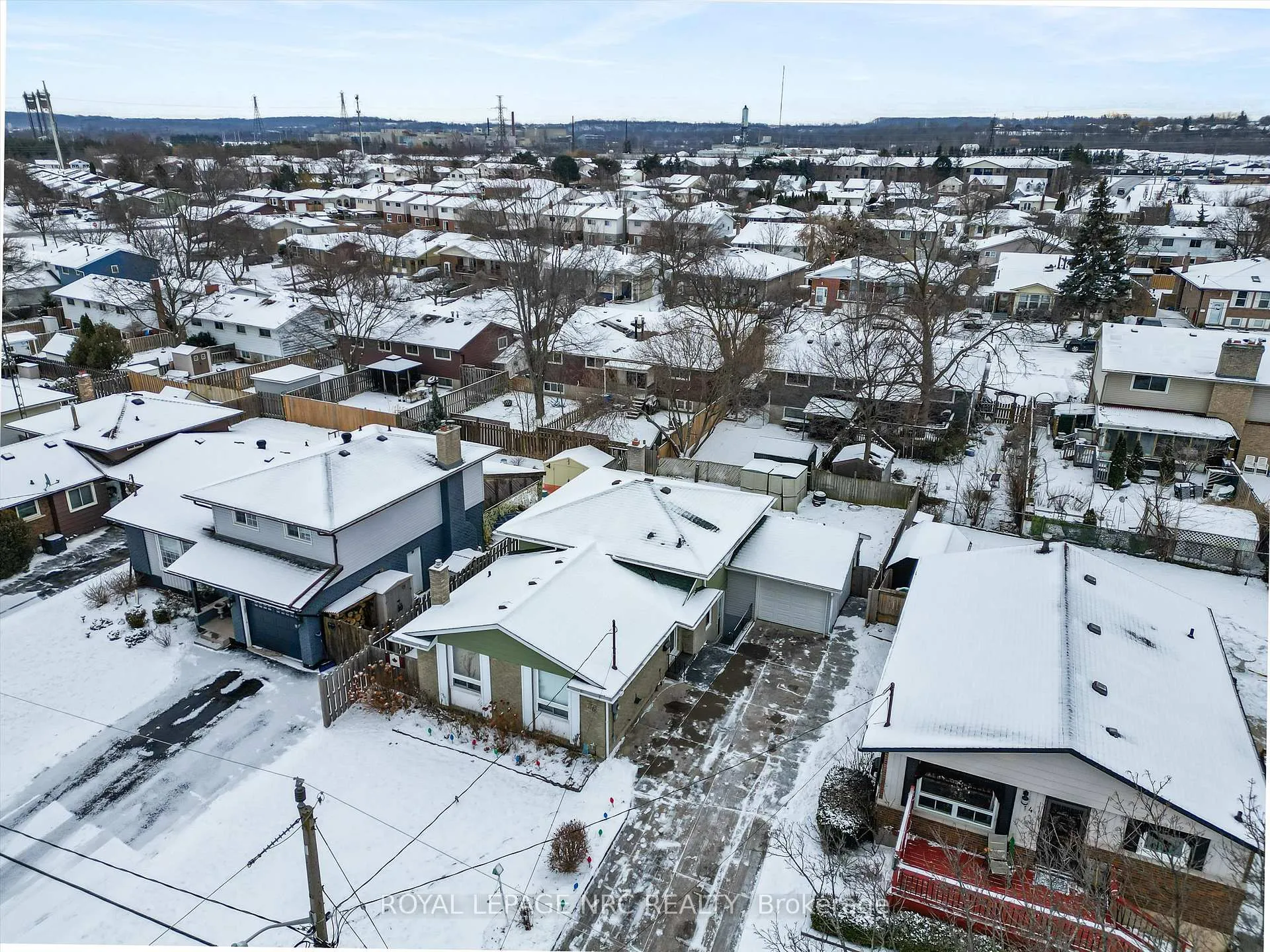 Photo 43 of 16 Appleford Road, St. Catharines, Secord Woods — HOMEH