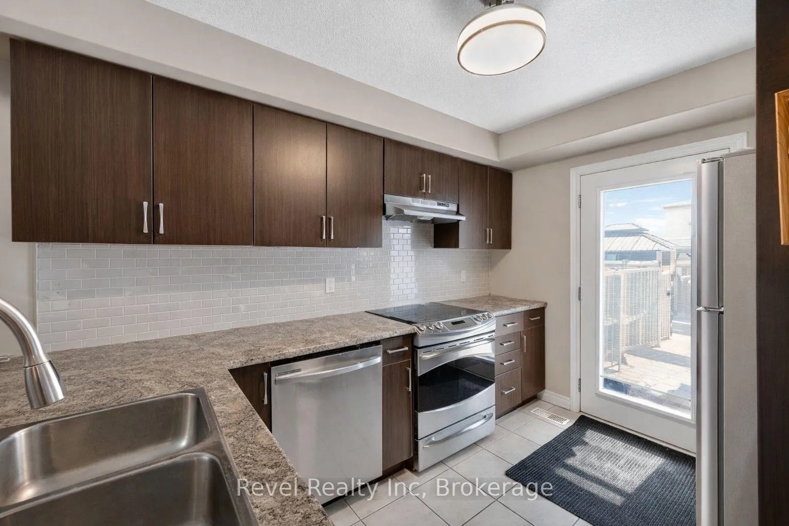 Photo 3 of 983 Cook Drive, Midland — HOMEH