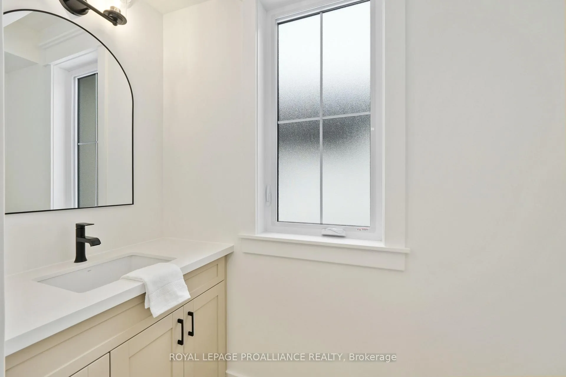 Photo 8 of 4 Hollingsworth Street, Prince Edward County, Sophiasburg Ward — HOMEH