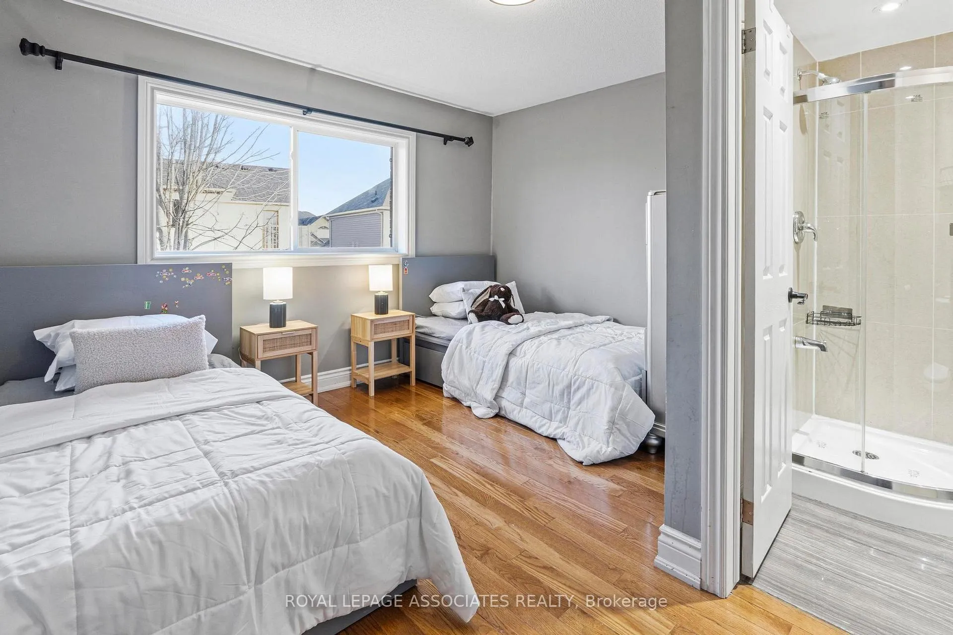 Photo 38 of 1044 Langford Street, Oshawa, Eastdale — HOMEH