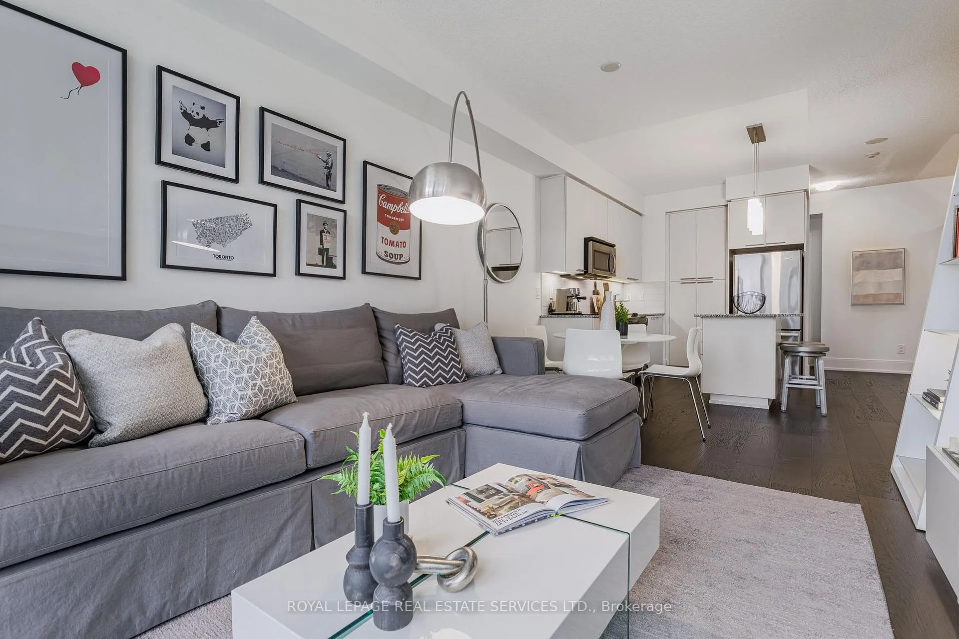 Photo 4 of Unit 901, 25 Broadway Avenue, Toronto, Mount Pleasant West — HOMEH