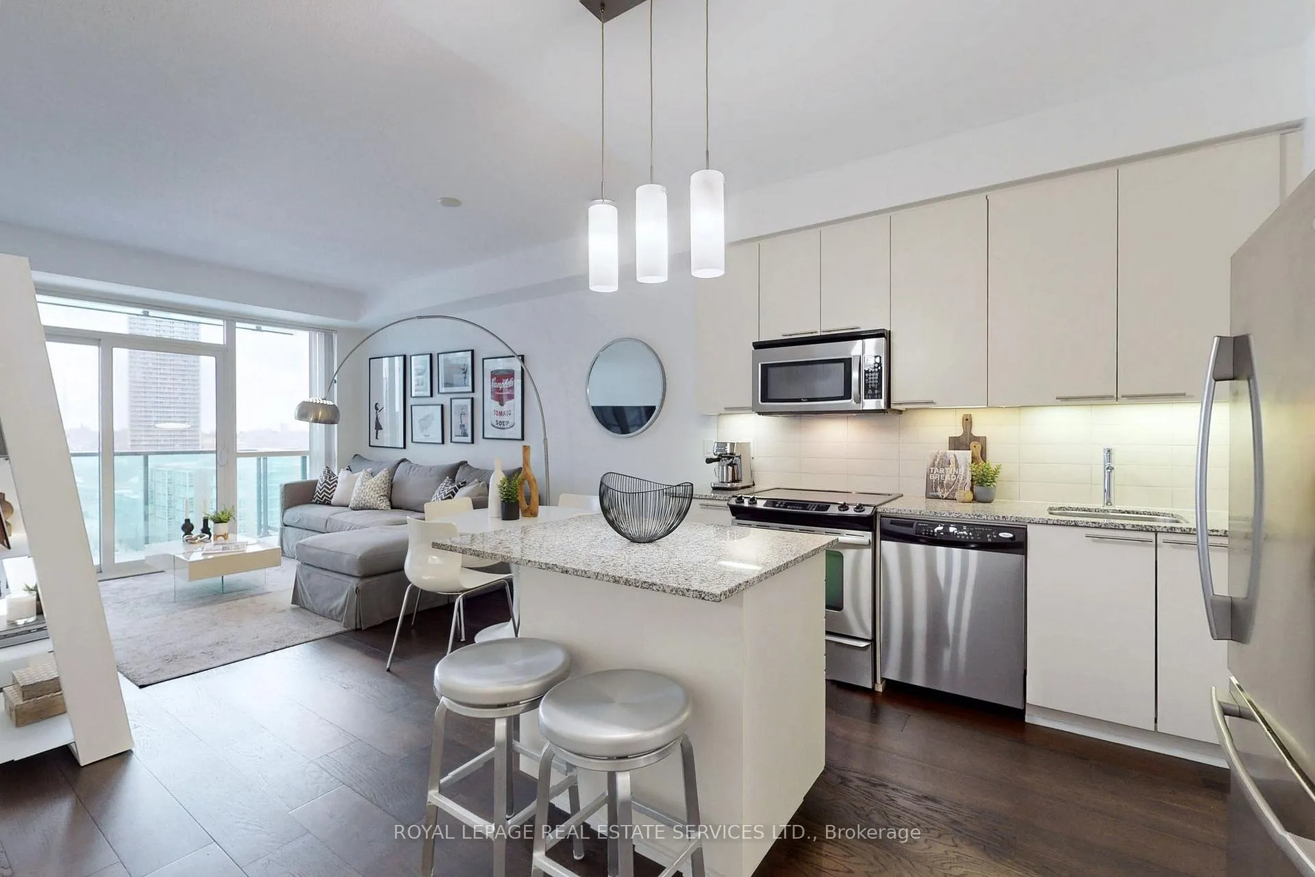 Photo 5 of Unit 901, 25 Broadway Avenue, Toronto, Mount Pleasant West — HOMEH