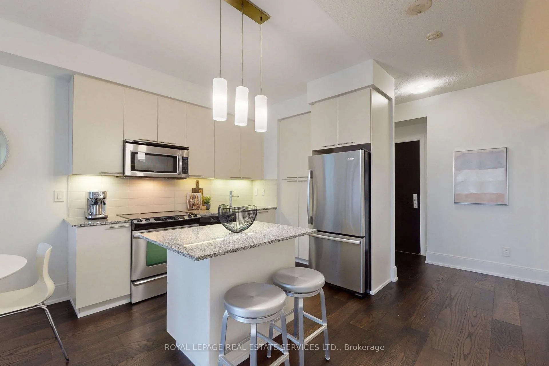 Photo 7 of Unit 901, 25 Broadway Avenue, Toronto, Mount Pleasant West — HOMEH