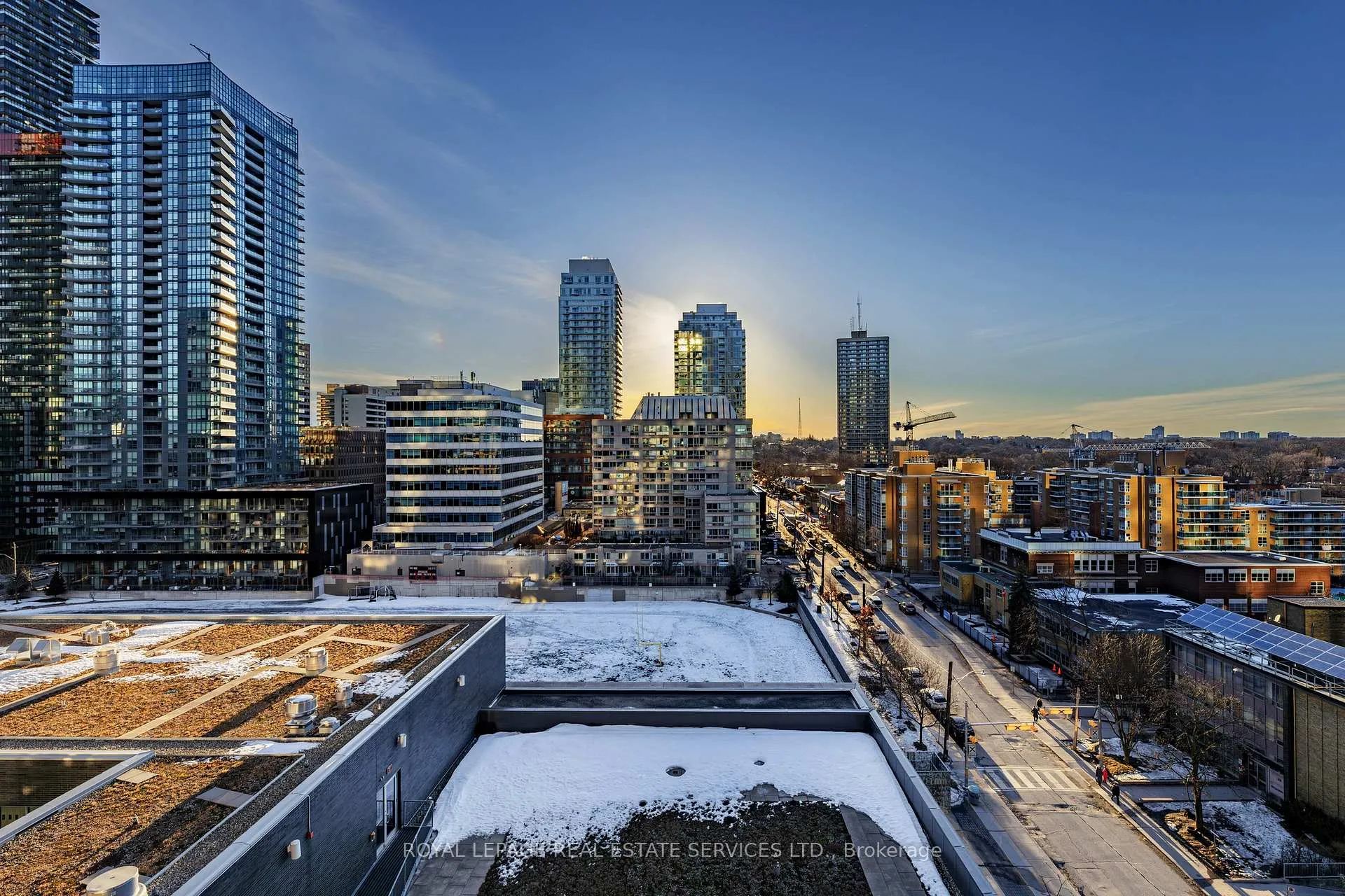 Photo 21 of Unit 901, 25 Broadway Avenue, Toronto, Mount Pleasant West — HOMEH