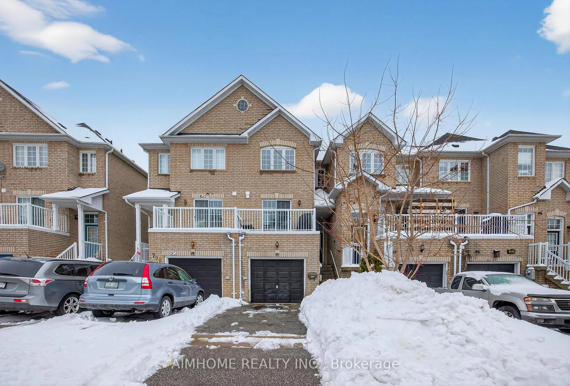 Photo 1 of 698 Warden Avenue, Scarborough, Clairlea-Birchmount — HOMEH