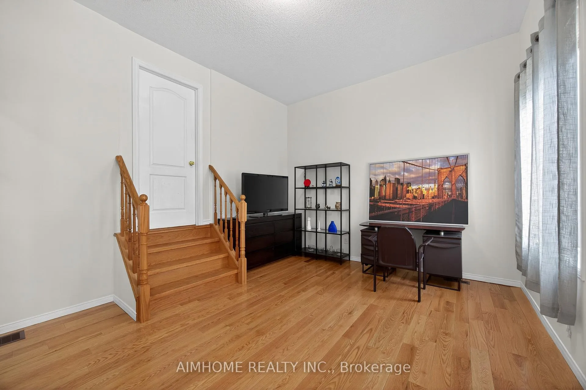 Photo 27 of 698 Warden Avenue, Scarborough, Clairlea-Birchmount — HOMEH