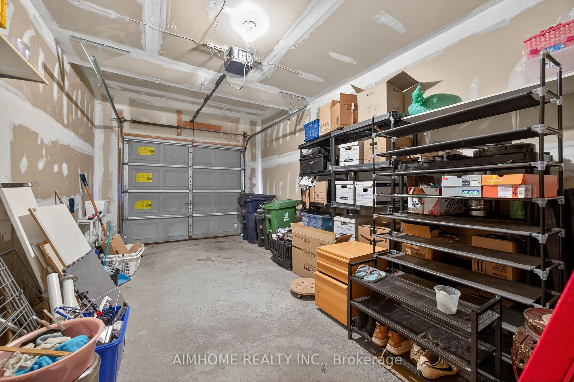 Photo 29 of 698 Warden Avenue, Scarborough, Clairlea-Birchmount — HOMEH