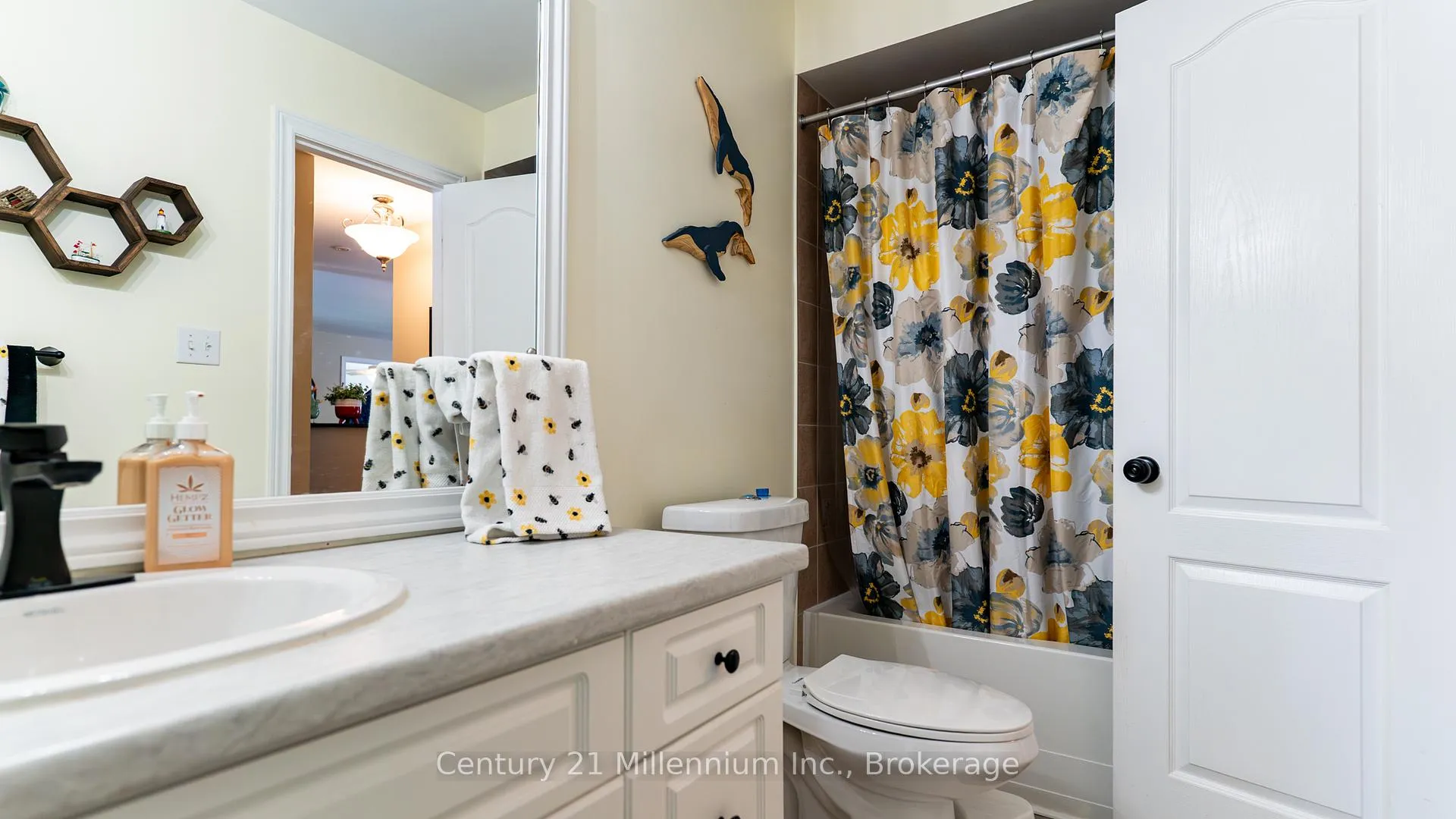 Photo 10 of 5 Sugar Maple Lane, Wasaga Beach — HOMEH