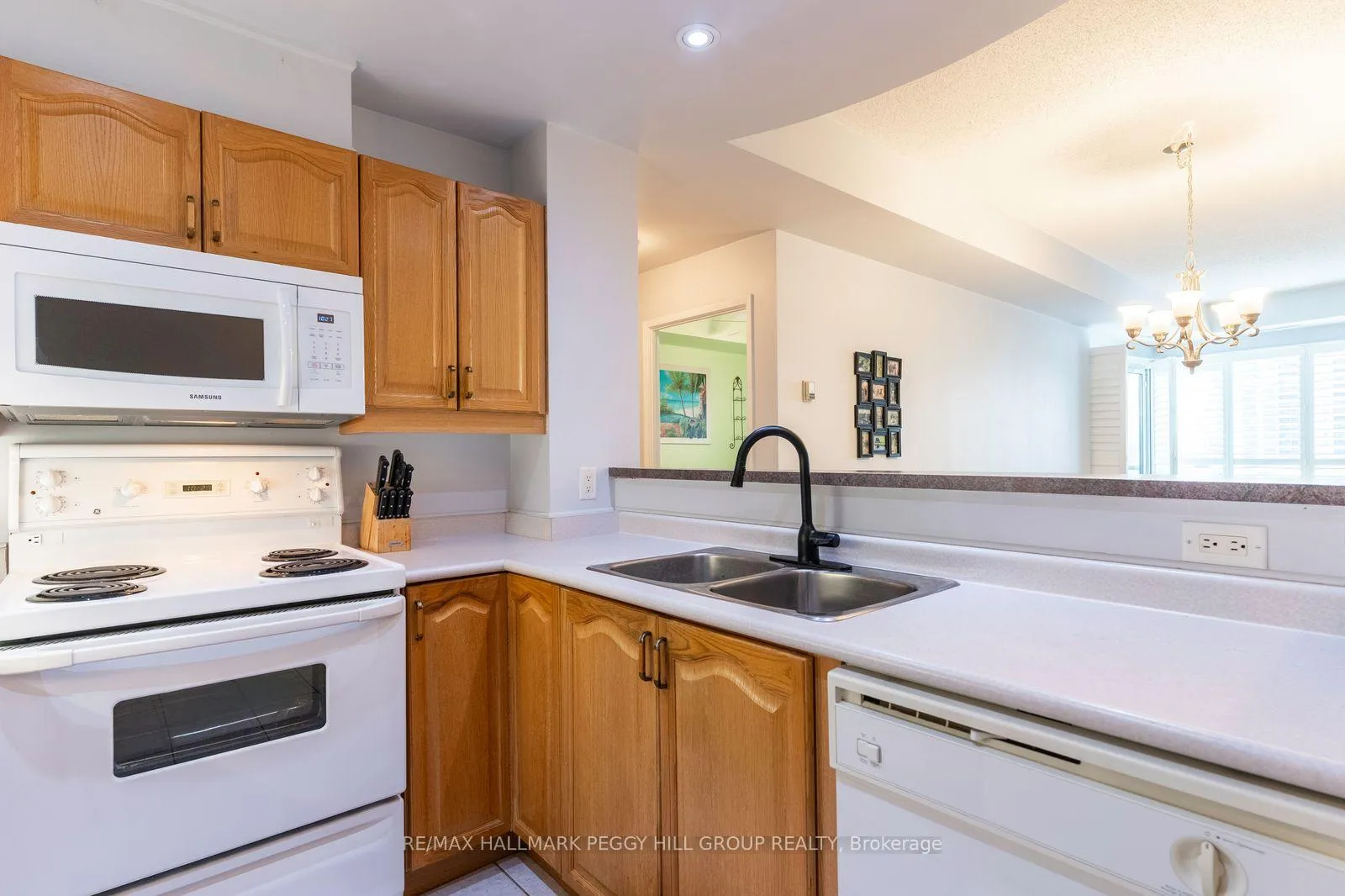 Photo 8 of Unit 401, 2 Toronto Street, Barrie, City Centre — HOMEH