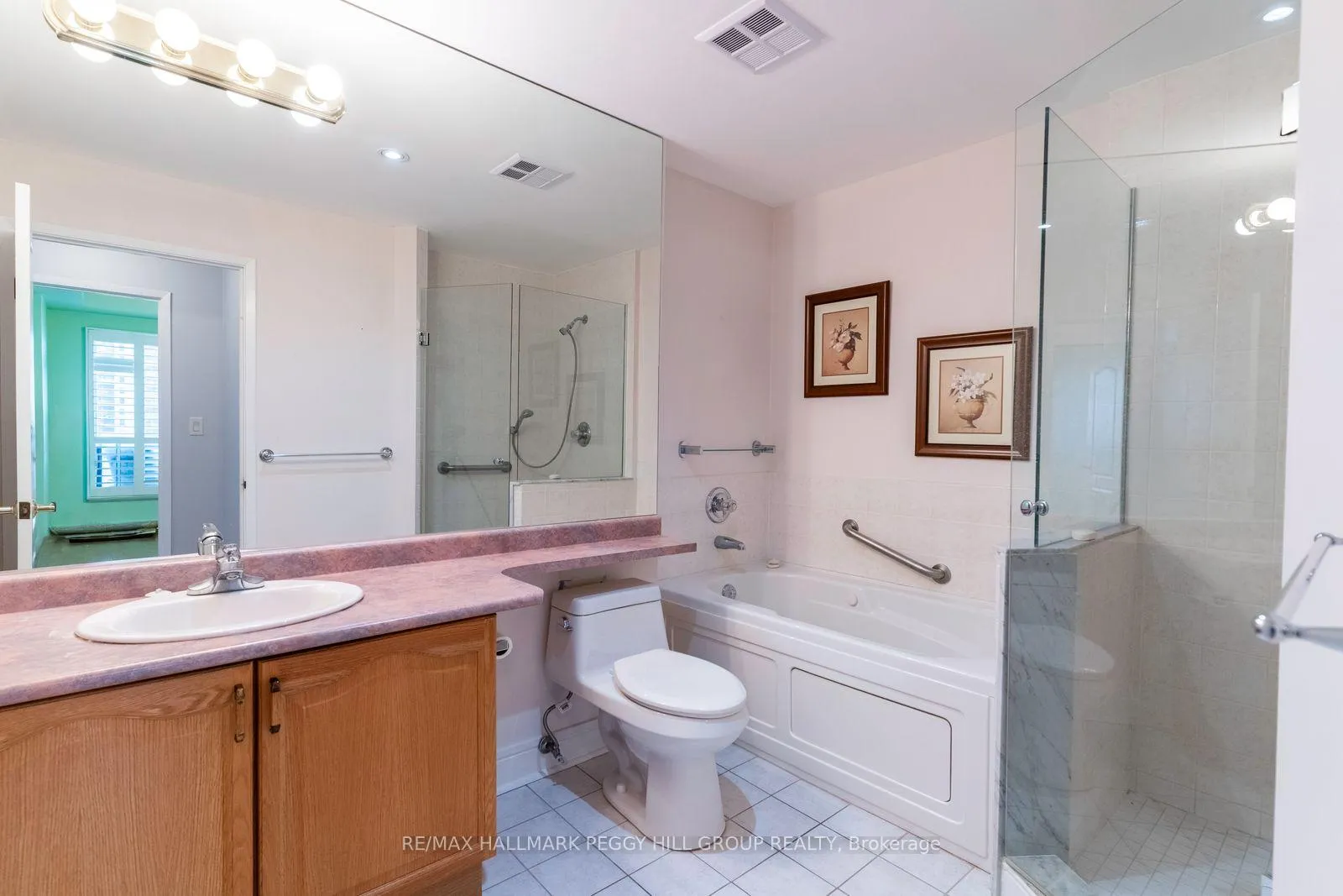 Photo 10 of Unit 401, 2 Toronto Street, Barrie, City Centre — HOMEH