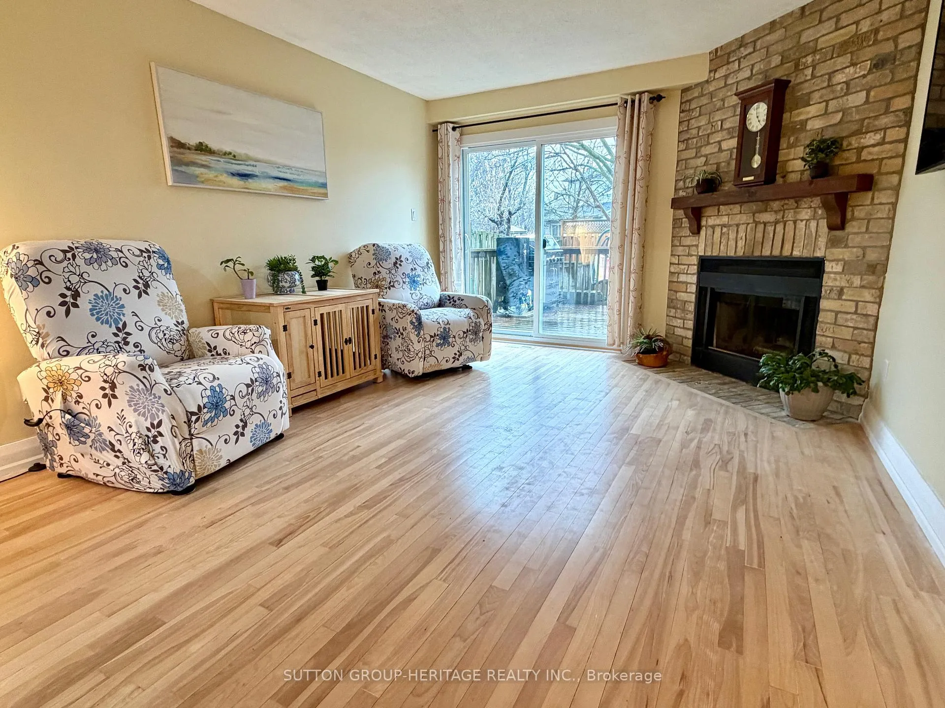 Photo 8 of 52 Barnes Drive, Ajax, Central — HOMEH