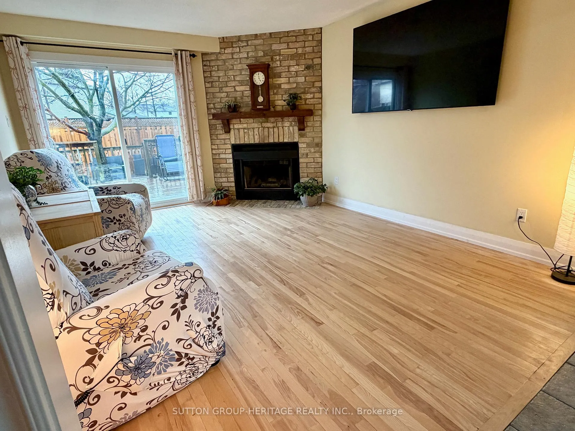 Photo 9 of 52 Barnes Drive, Ajax, Central — HOMEH