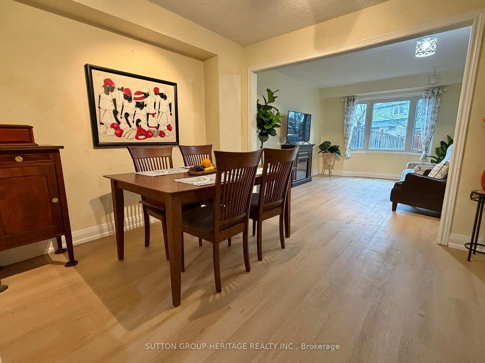 Photo 11 of 52 Barnes Drive, Ajax, Central — HOMEH