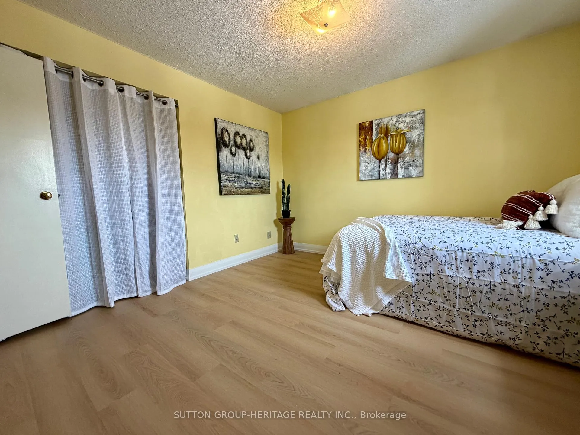 Photo 17 of 52 Barnes Drive, Ajax, Central — HOMEH