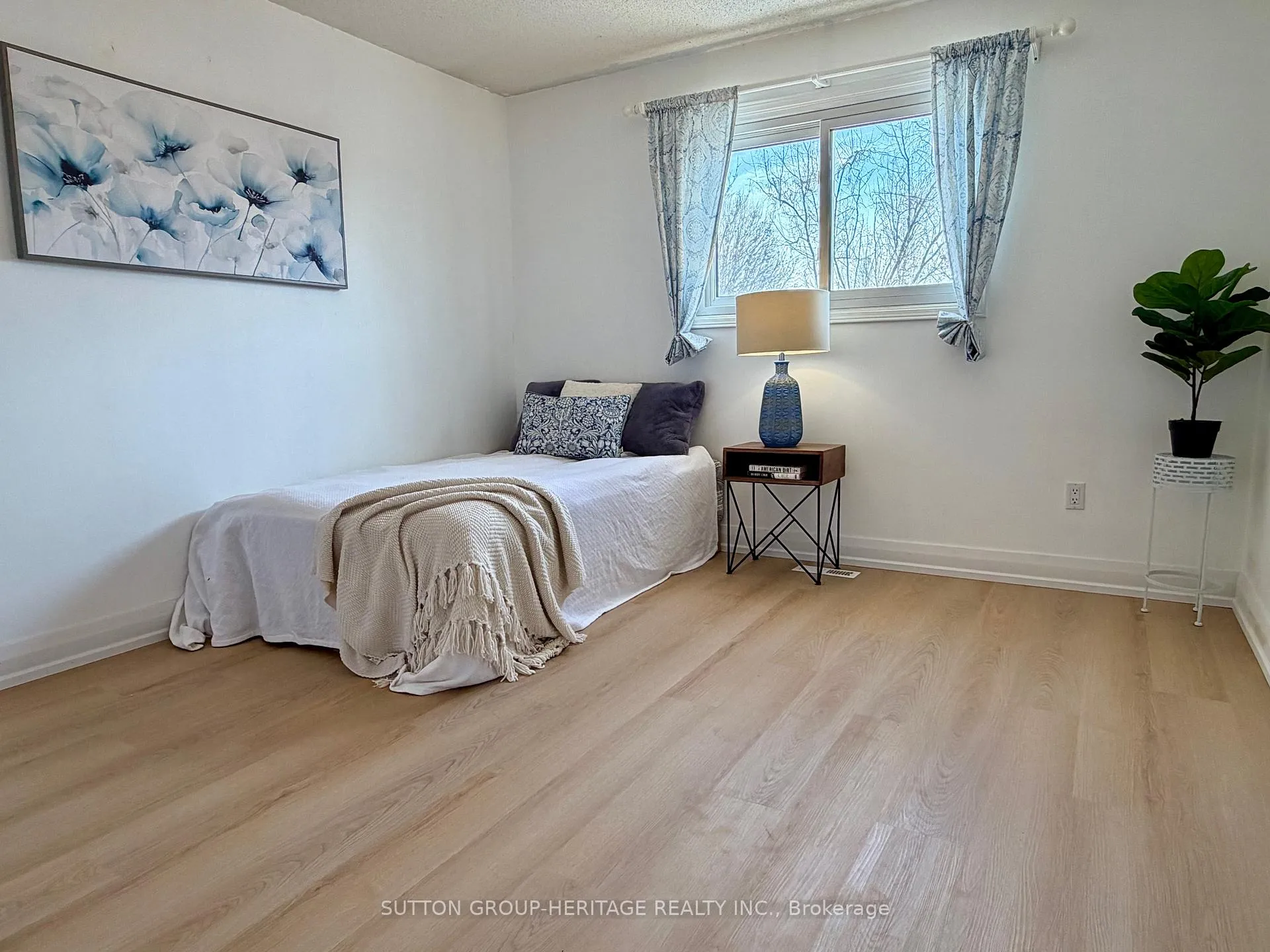 Photo 18 of 52 Barnes Drive, Ajax, Central — HOMEH