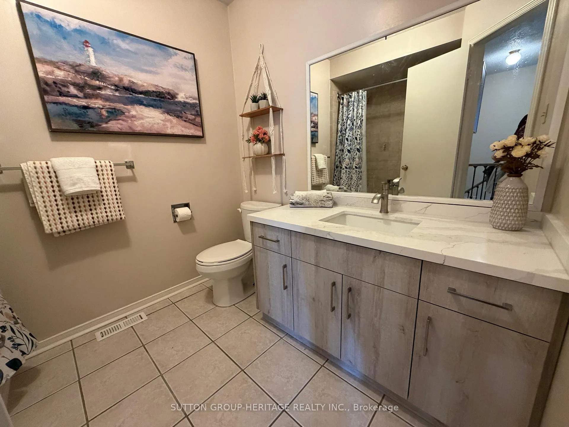 Photo 26 of 52 Barnes Drive, Ajax, Central — HOMEH