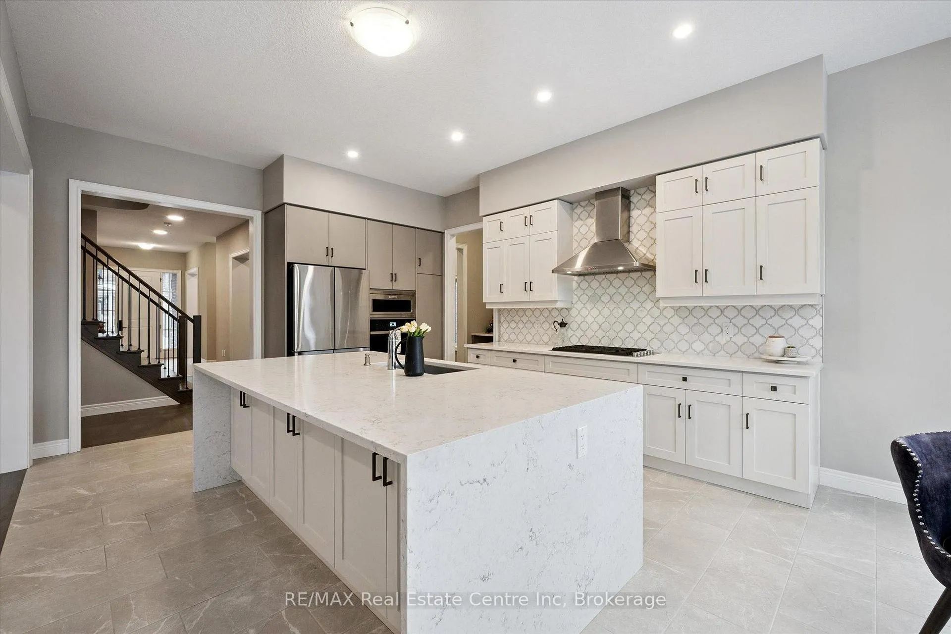 Photo 4 of 187 Ambrous Crescent, Guelph, Kortright East — HOMEH