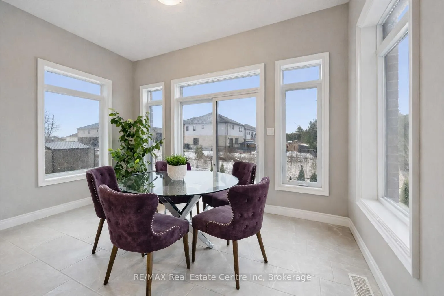 Photo 10 of 187 Ambrous Crescent, Guelph, Kortright East — HOMEH