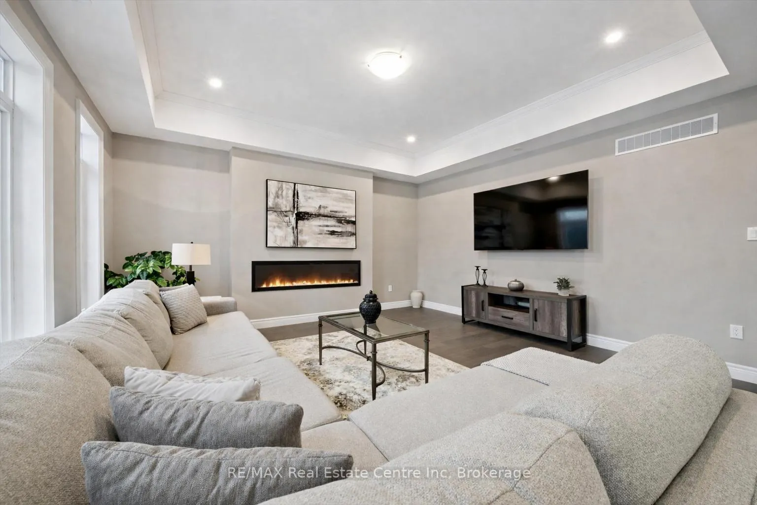 Photo 11 of 187 Ambrous Crescent, Guelph, Kortright East — HOMEH