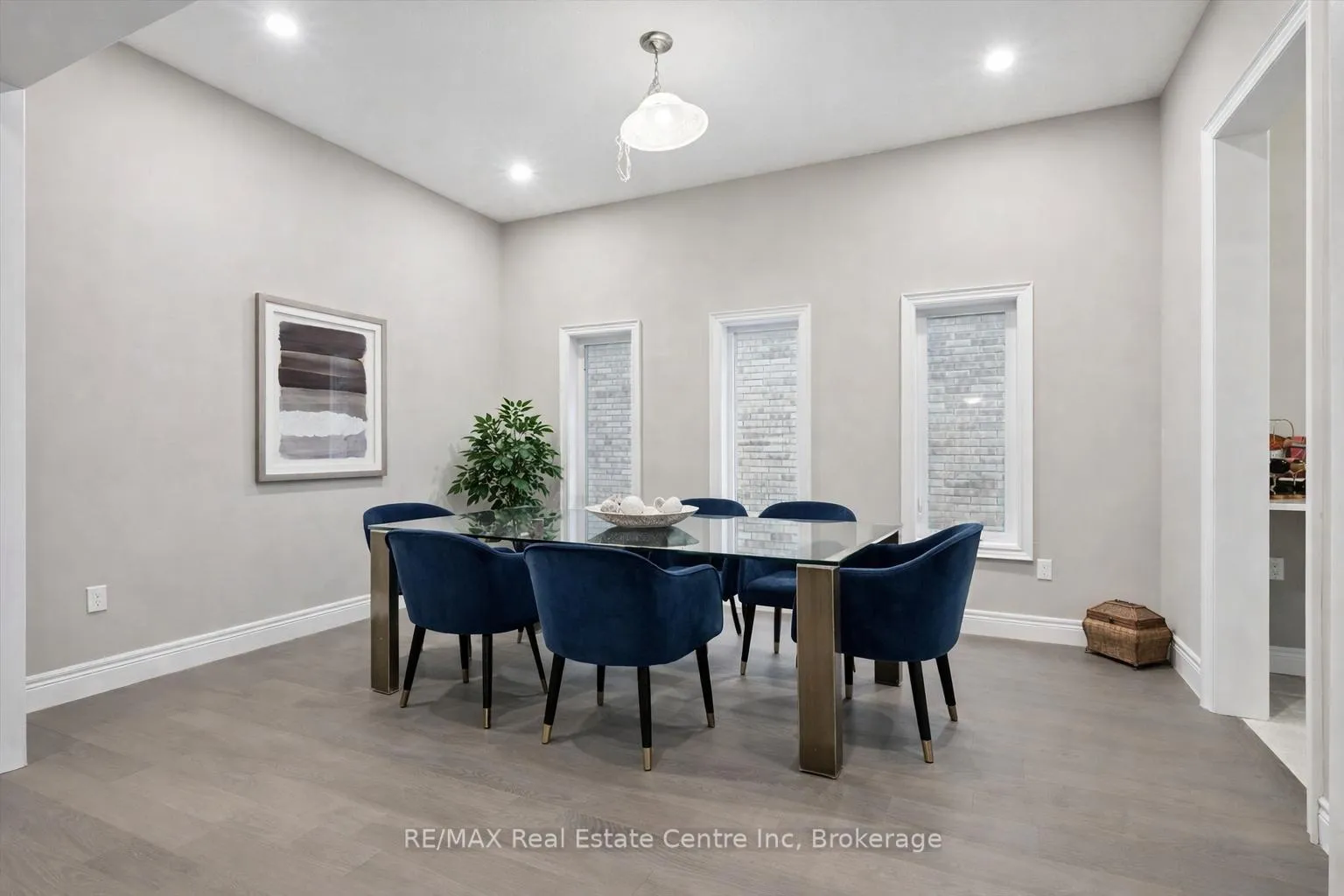 Photo 13 of 187 Ambrous Crescent, Guelph, Kortright East — HOMEH