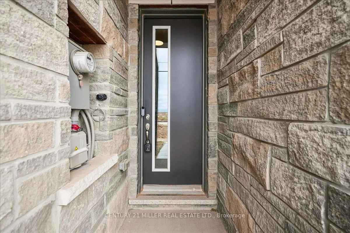 Photo 2 of 3401 Sixth Line, Oakville, Glenorchy — HOMEH