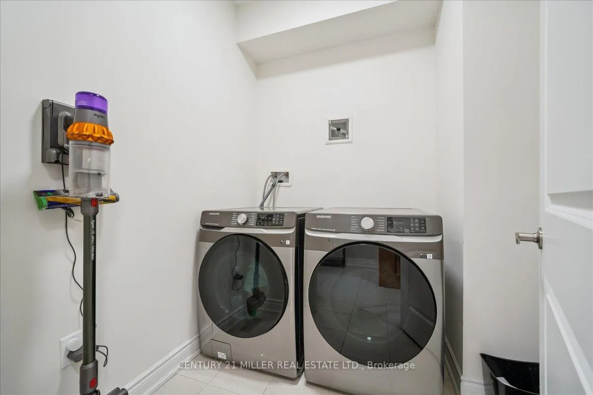 Photo 5 of 3401 Sixth Line, Oakville, Glenorchy — HOMEH