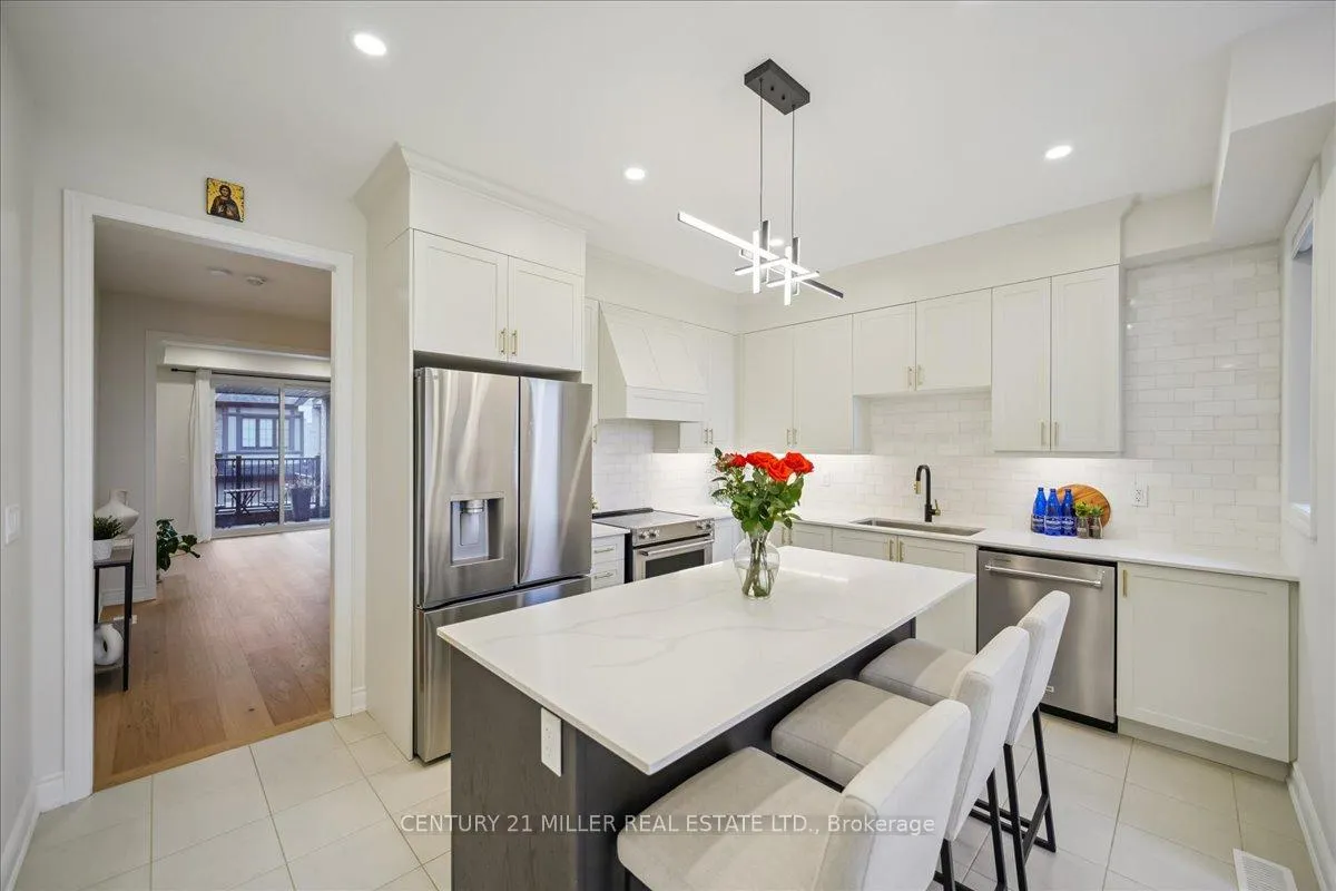 Photo 12 of 3401 Sixth Line, Oakville, Glenorchy — HOMEH