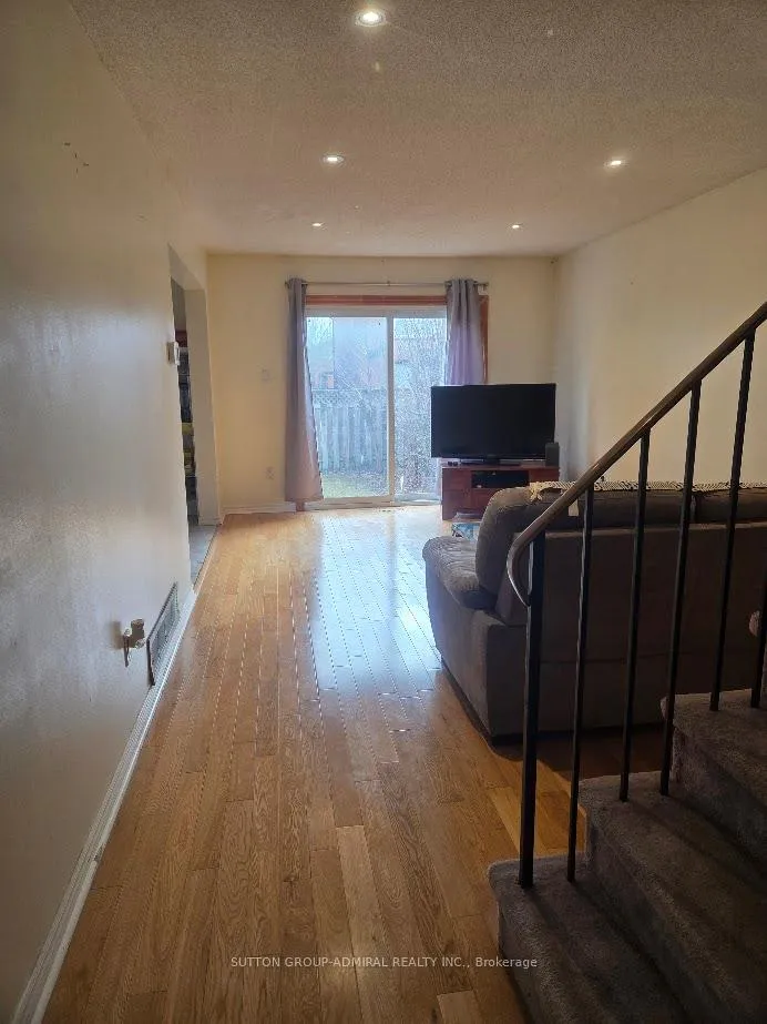 Photo 3 of 112 Patrice Crescent, Vaughan, Crestwood-Springfarm-Yorkhill — HOMEH