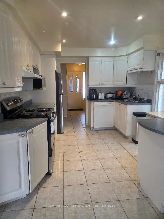 Photo 5 of 112 Patrice Crescent, Vaughan, Crestwood-Springfarm-Yorkhill — HOMEH