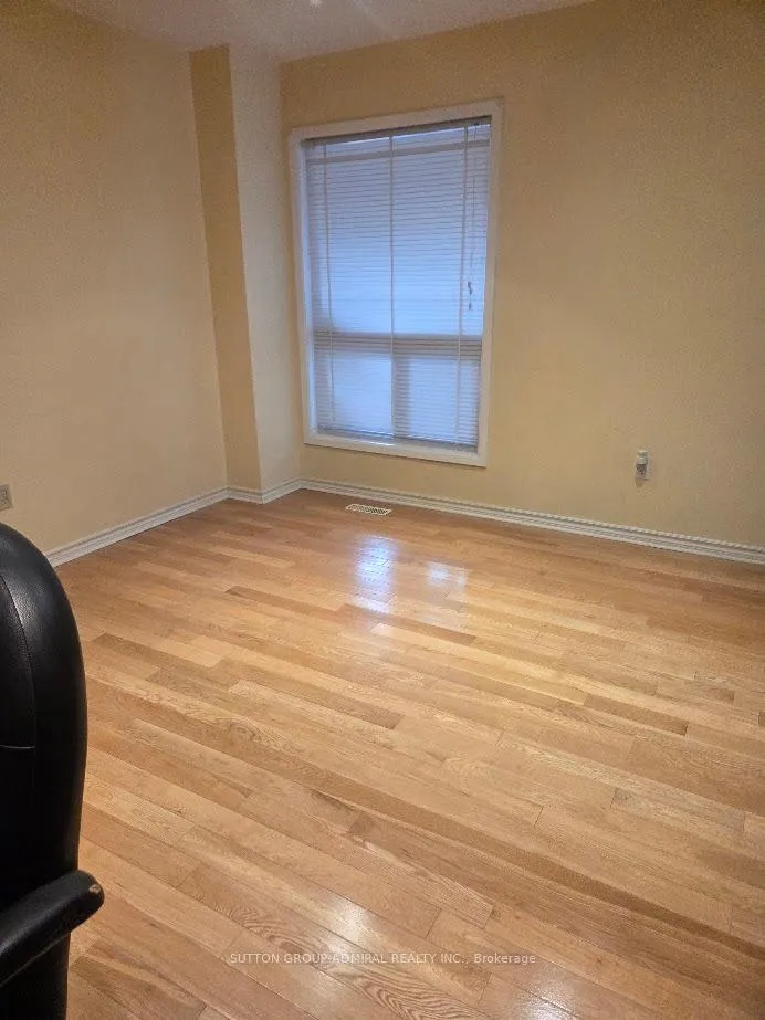 Photo 10 of 112 Patrice Crescent, Vaughan, Crestwood-Springfarm-Yorkhill — HOMEH