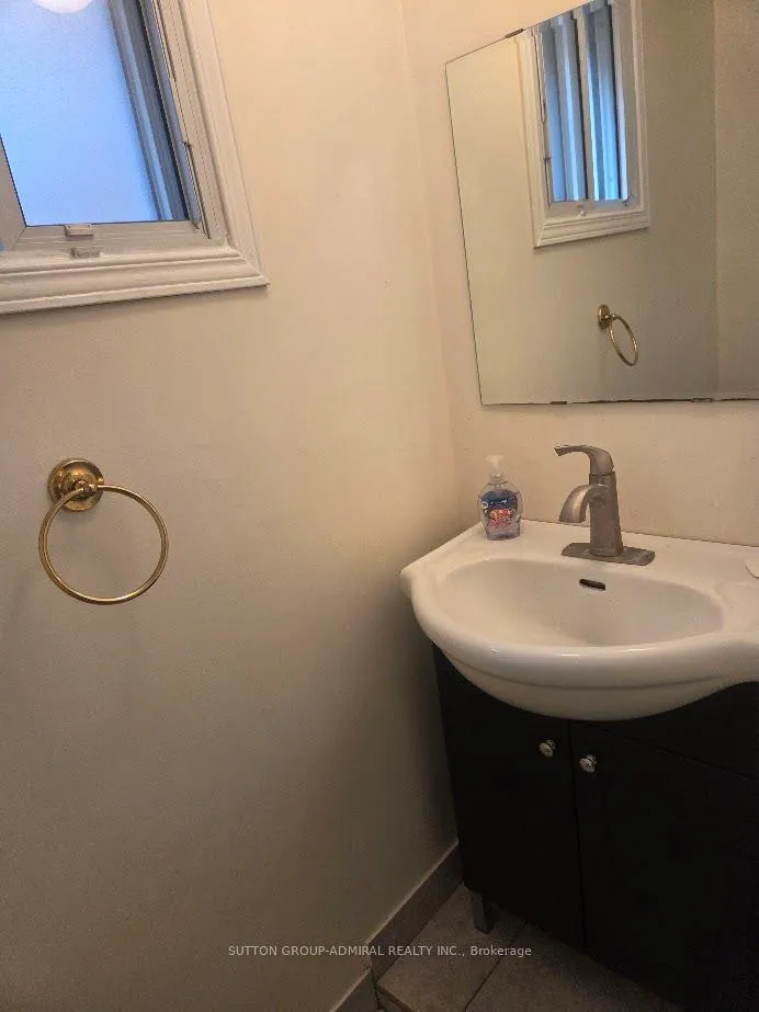 Photo 11 of 112 Patrice Crescent, Vaughan, Crestwood-Springfarm-Yorkhill — HOMEH