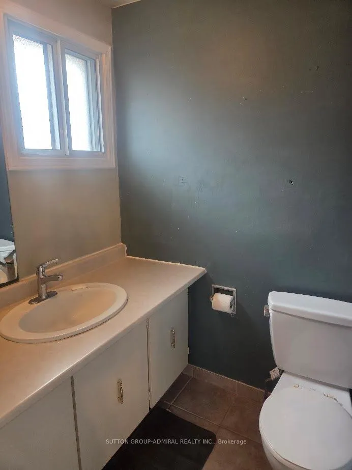 Photo 15 of 112 Patrice Crescent, Vaughan, Crestwood-Springfarm-Yorkhill — HOMEH