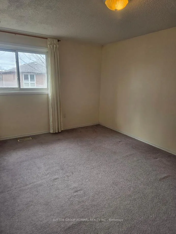 Photo 19 of 112 Patrice Crescent, Vaughan, Crestwood-Springfarm-Yorkhill — HOMEH