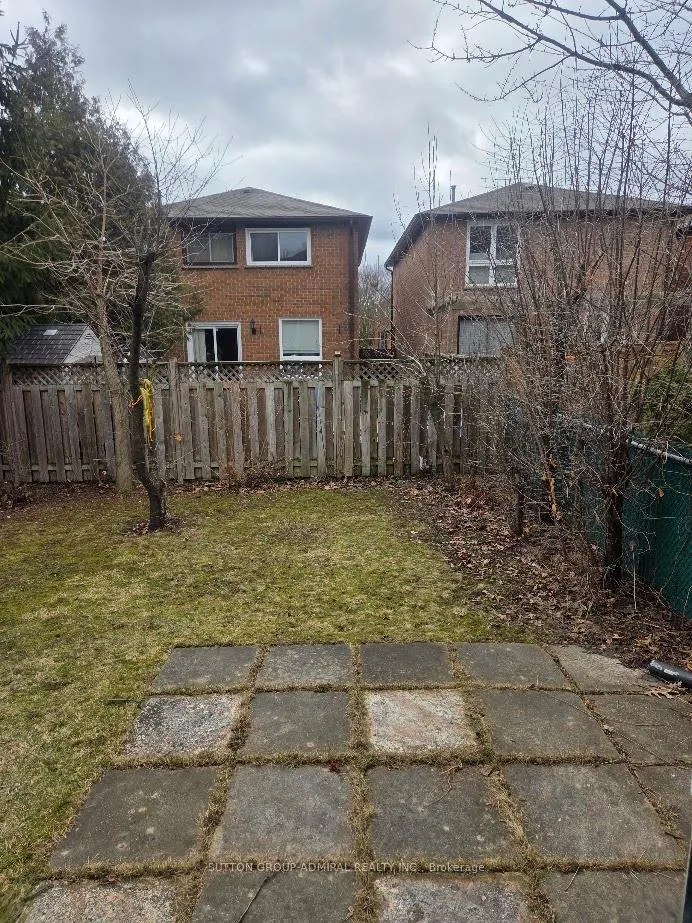 Photo 23 of 112 Patrice Crescent, Vaughan, Crestwood-Springfarm-Yorkhill — HOMEH
