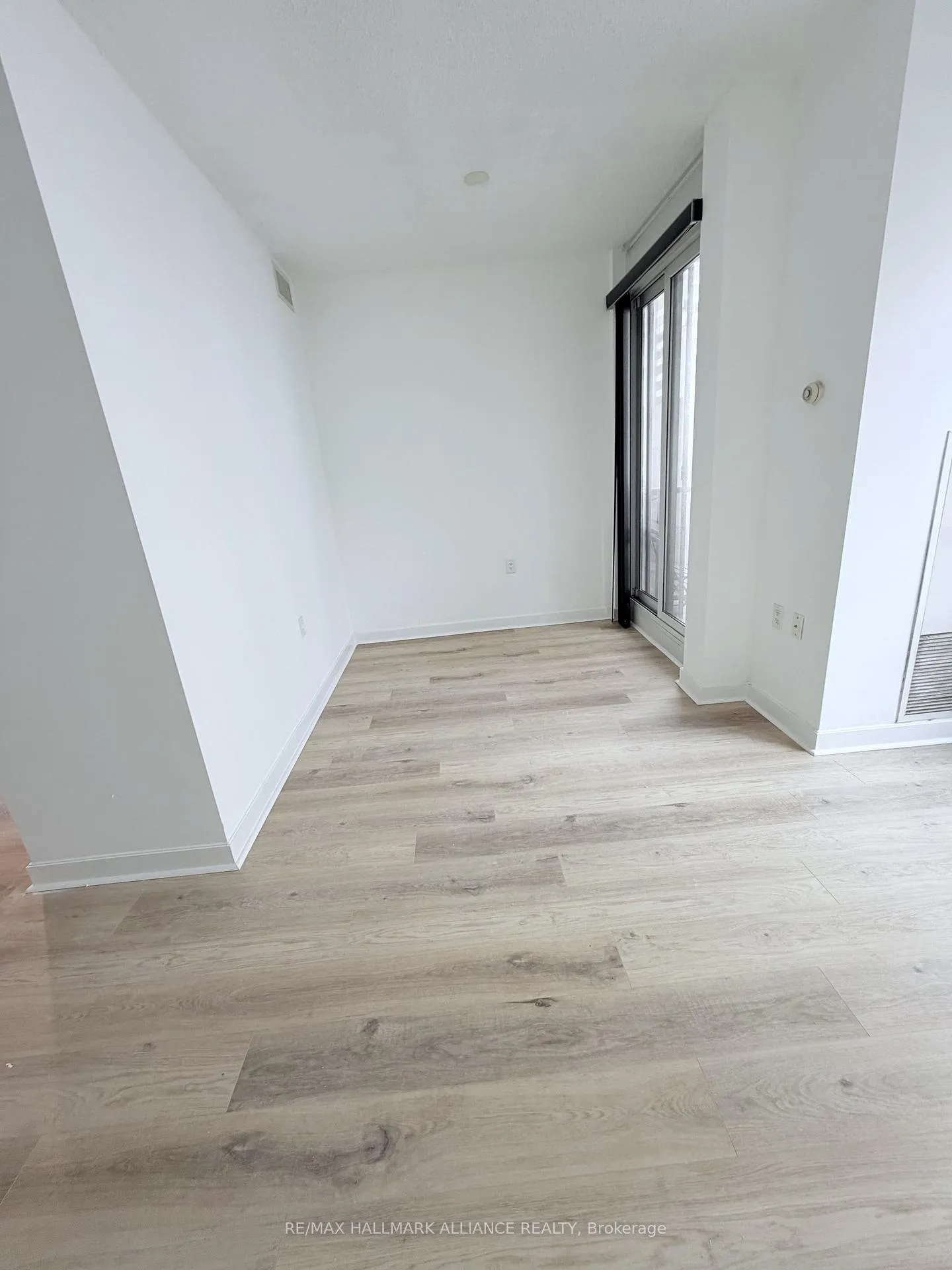 Photo 6 of Unit 602, 85 Bloor Street E, Toronto, Church-Yonge Corridor — HOMEH