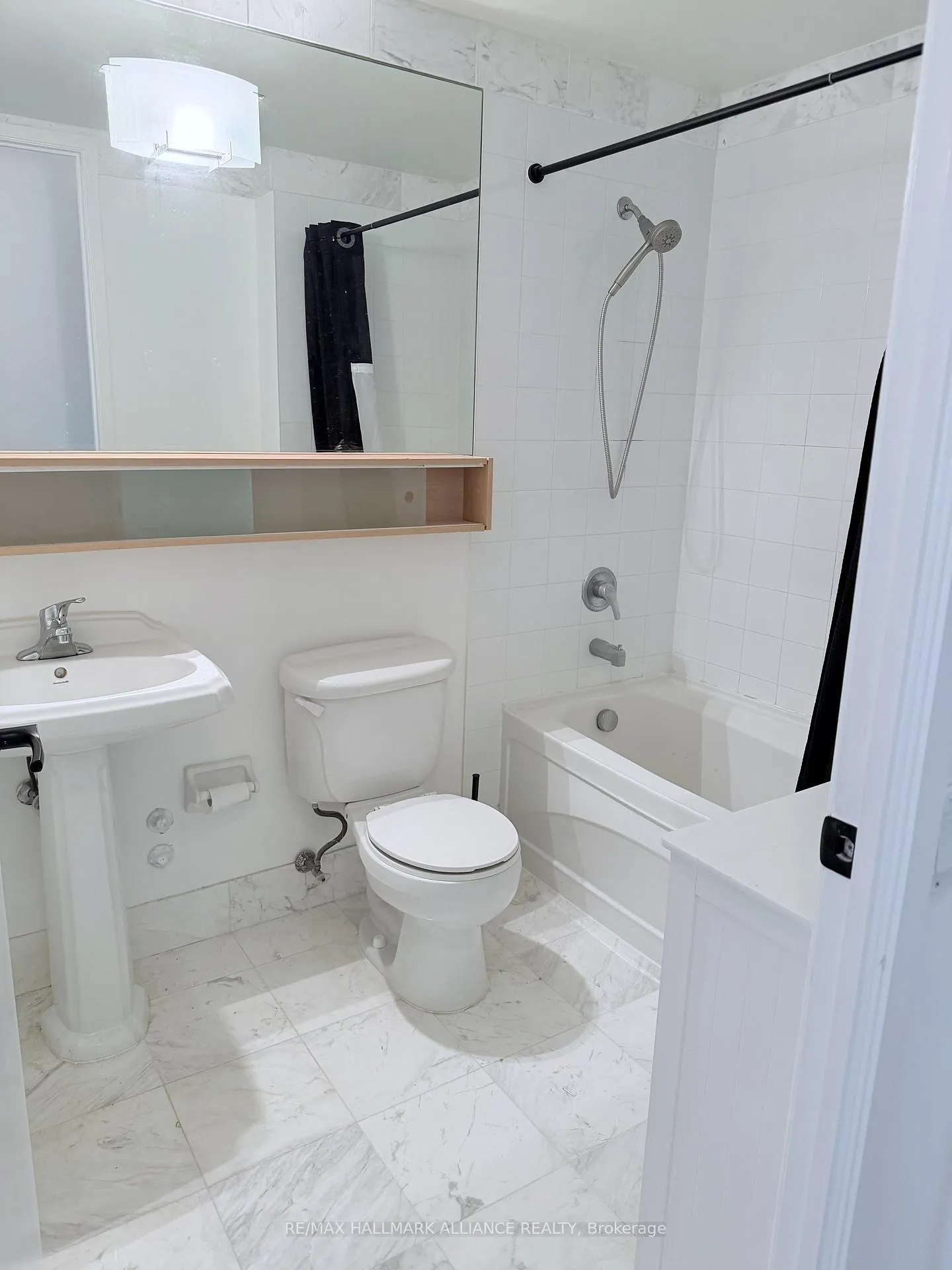 Photo 7 of Unit 602, 85 Bloor Street E, Toronto, Church-Yonge Corridor — HOMEH