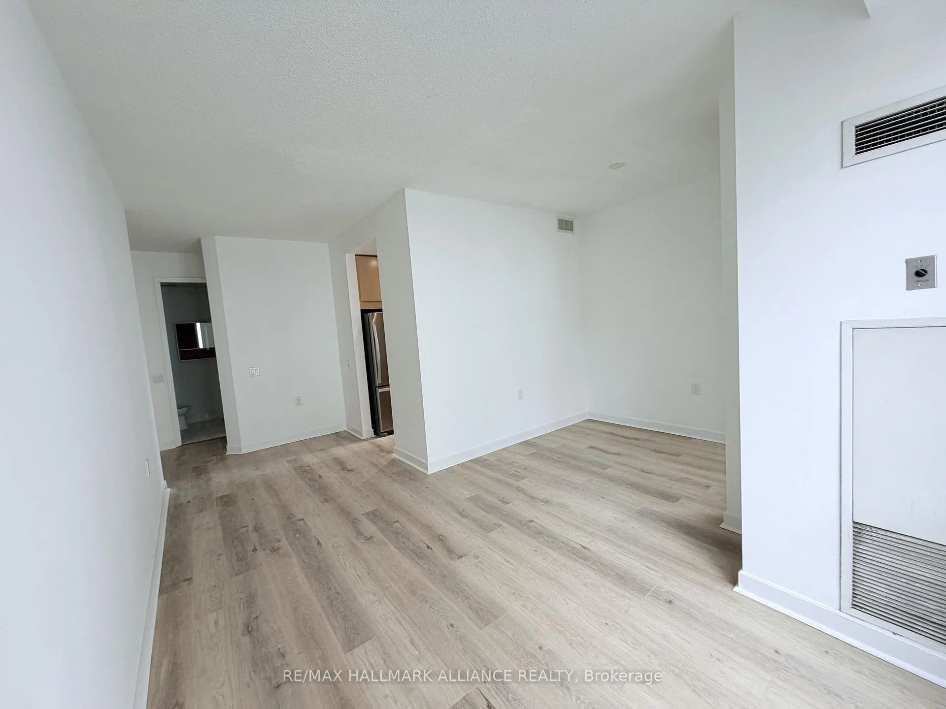 Photo 13 of Unit 602, 85 Bloor Street E, Toronto, Church-Yonge Corridor — HOMEH