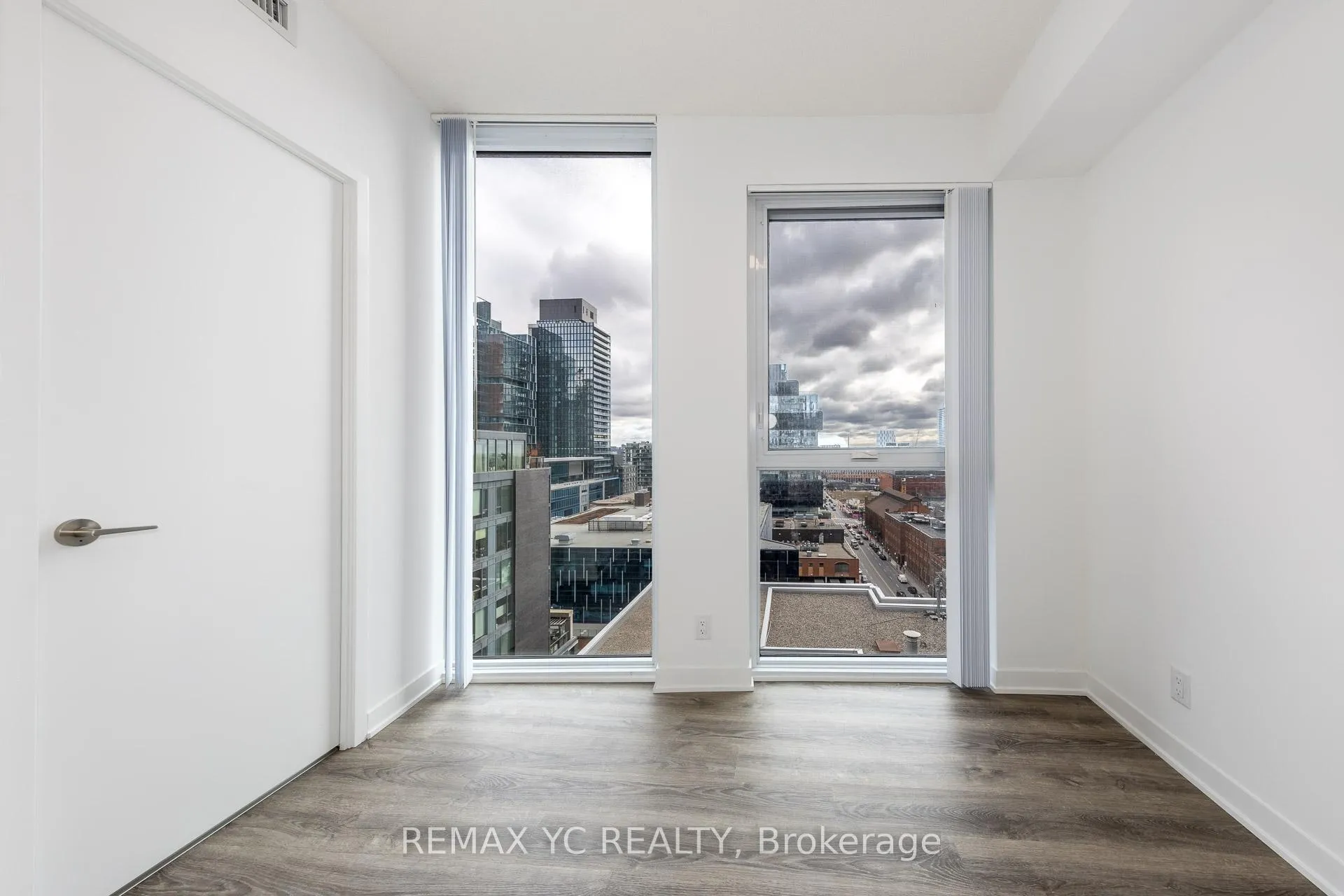 Photo 32 of Unit 1703, 180 Front Street E, Toronto, Moss Park — HOMEH