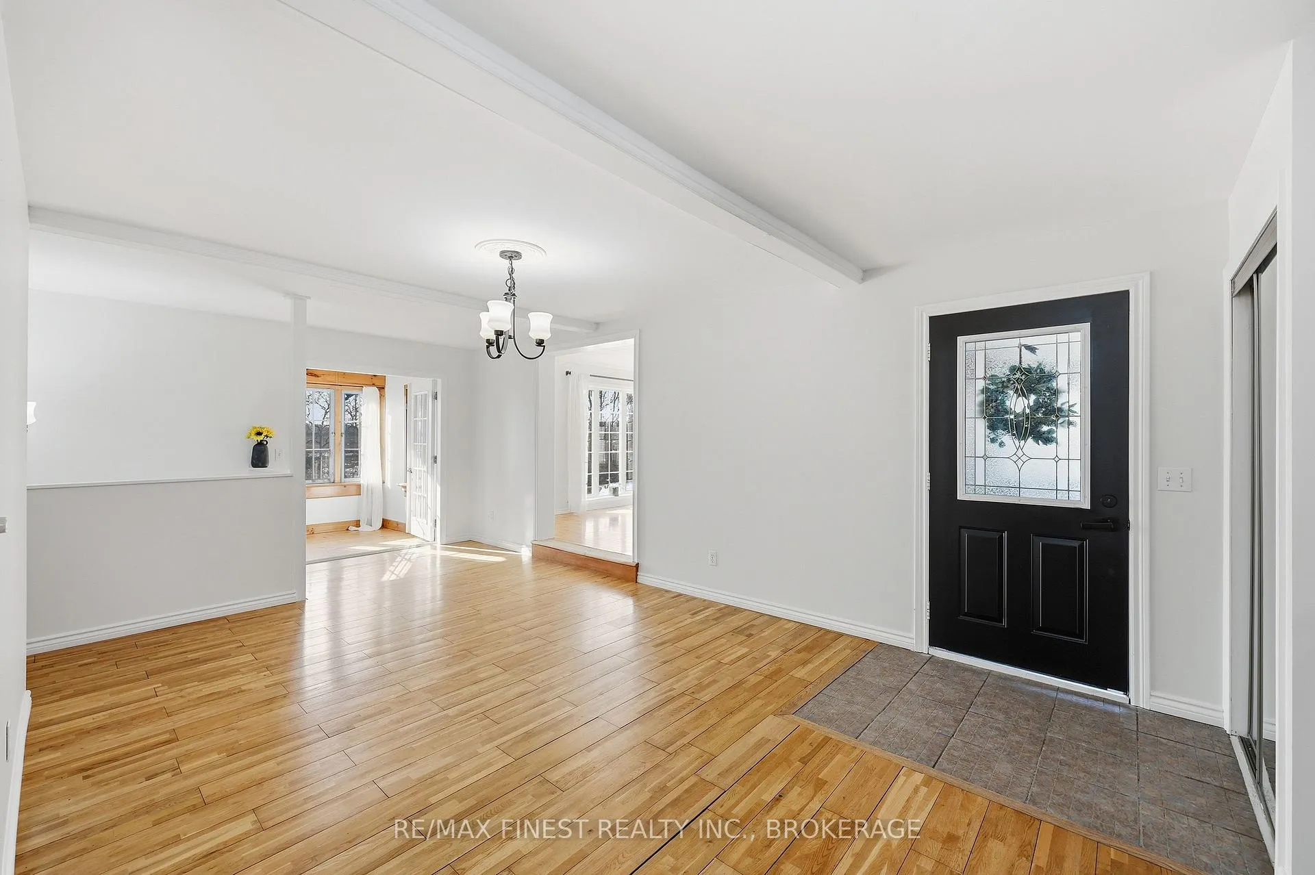 Photo 6 of 704 Wing Road, Loyalist, Lennox and Addington - South — HOMEH